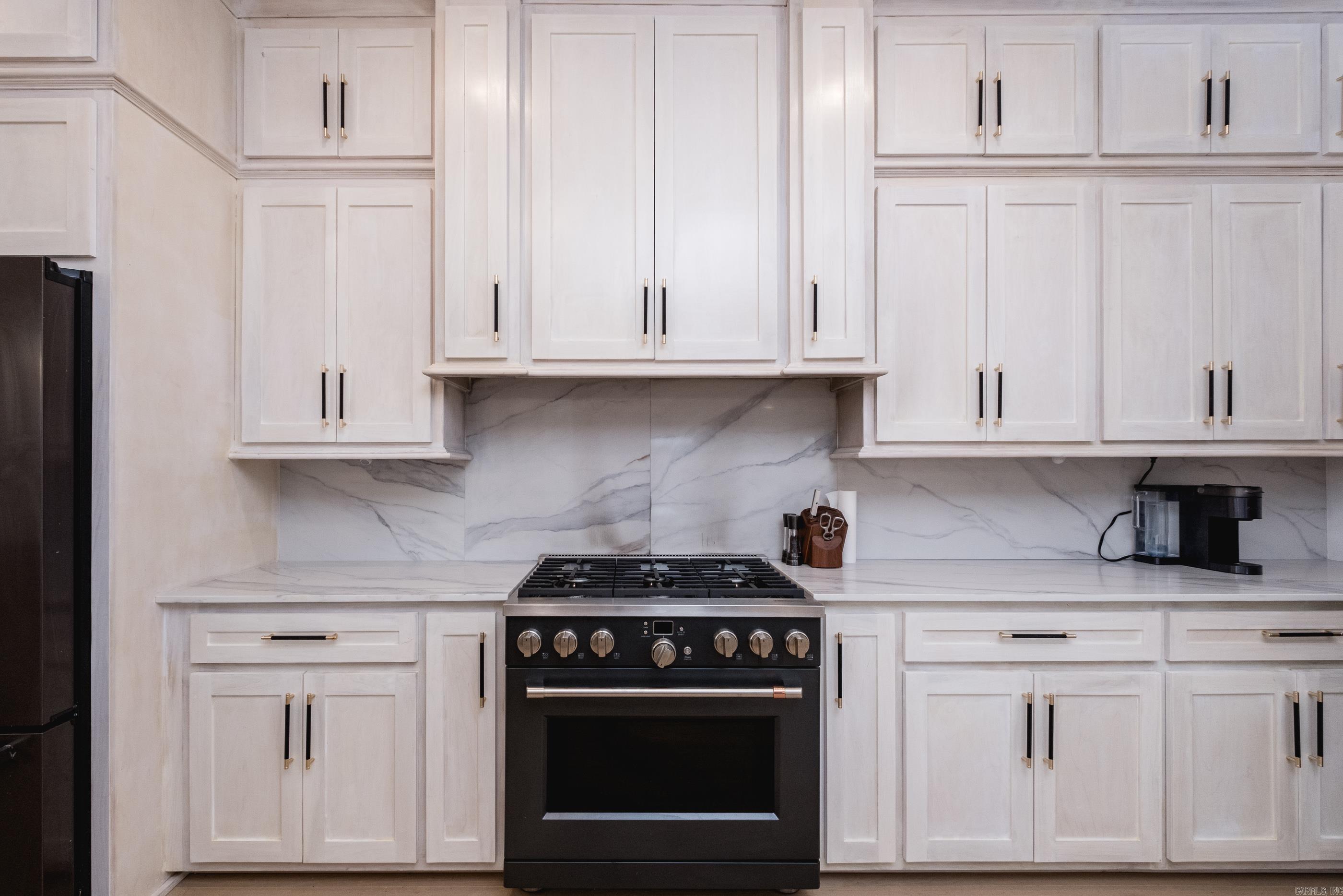 19901 Highway 300 Roland, AR 72135