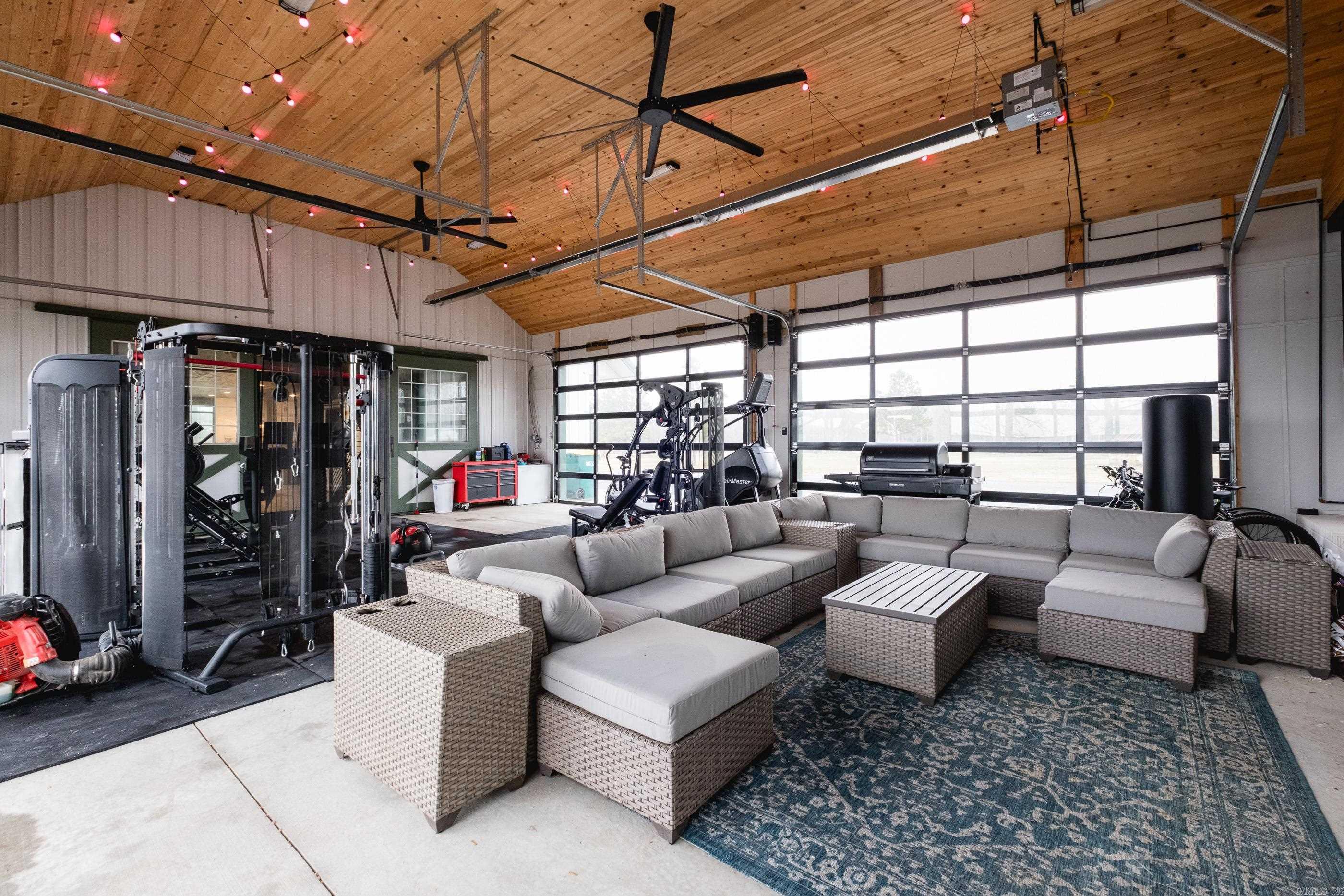 19901 Highway 300 Roland, AR 72135