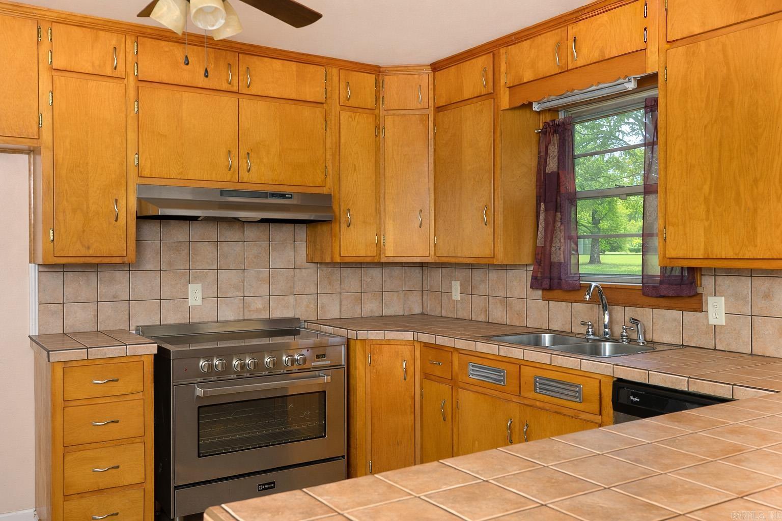 7704 Dollarway  White Hall, AR