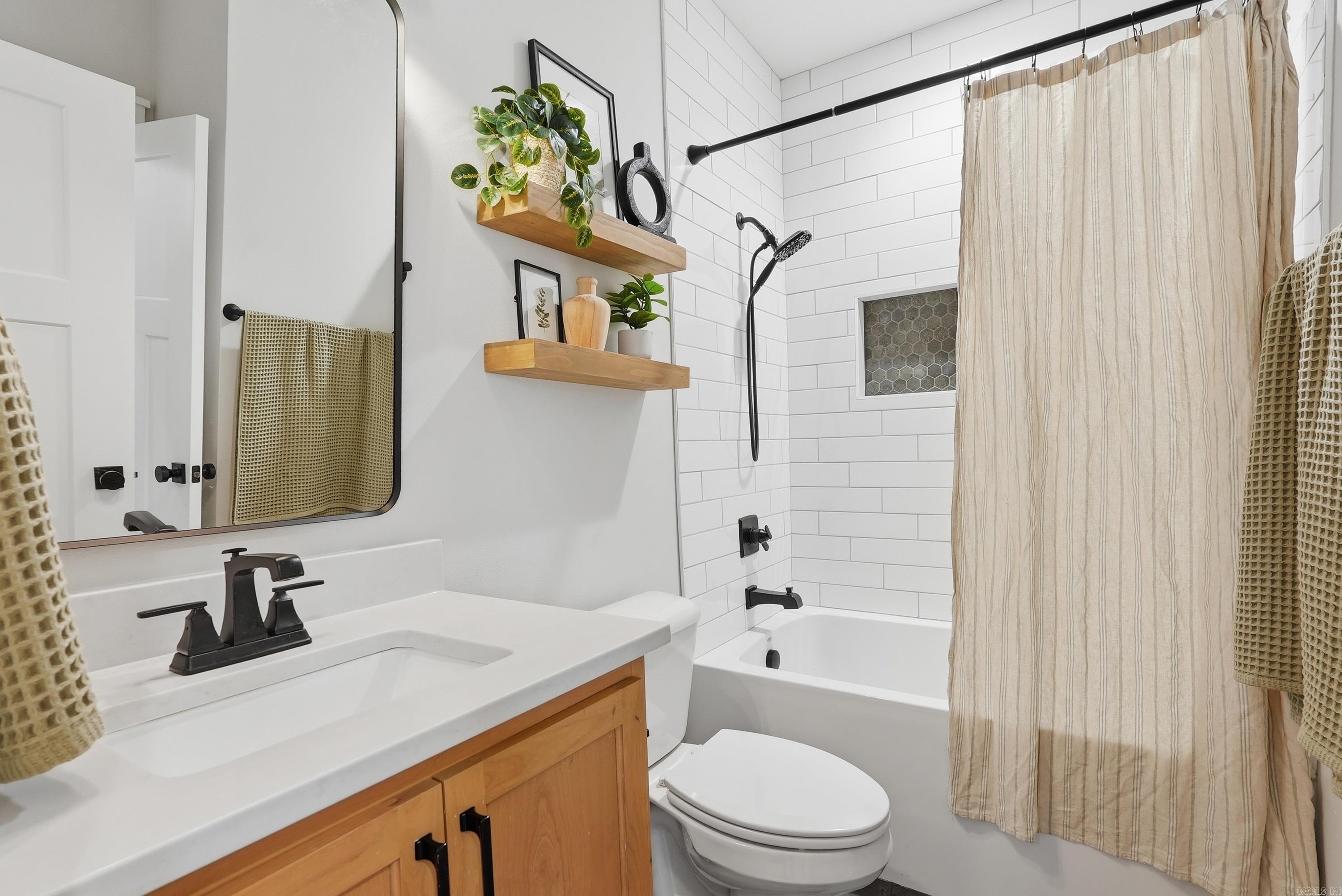 1750 Pearce Dr  Conway, AR