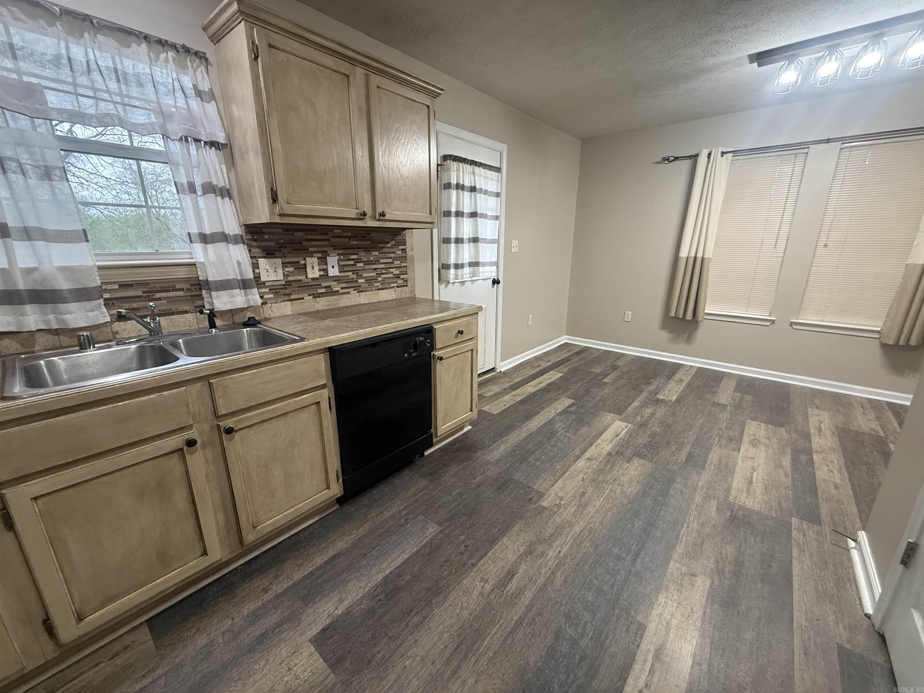 104 Donna Kay  Greenbrier, AR