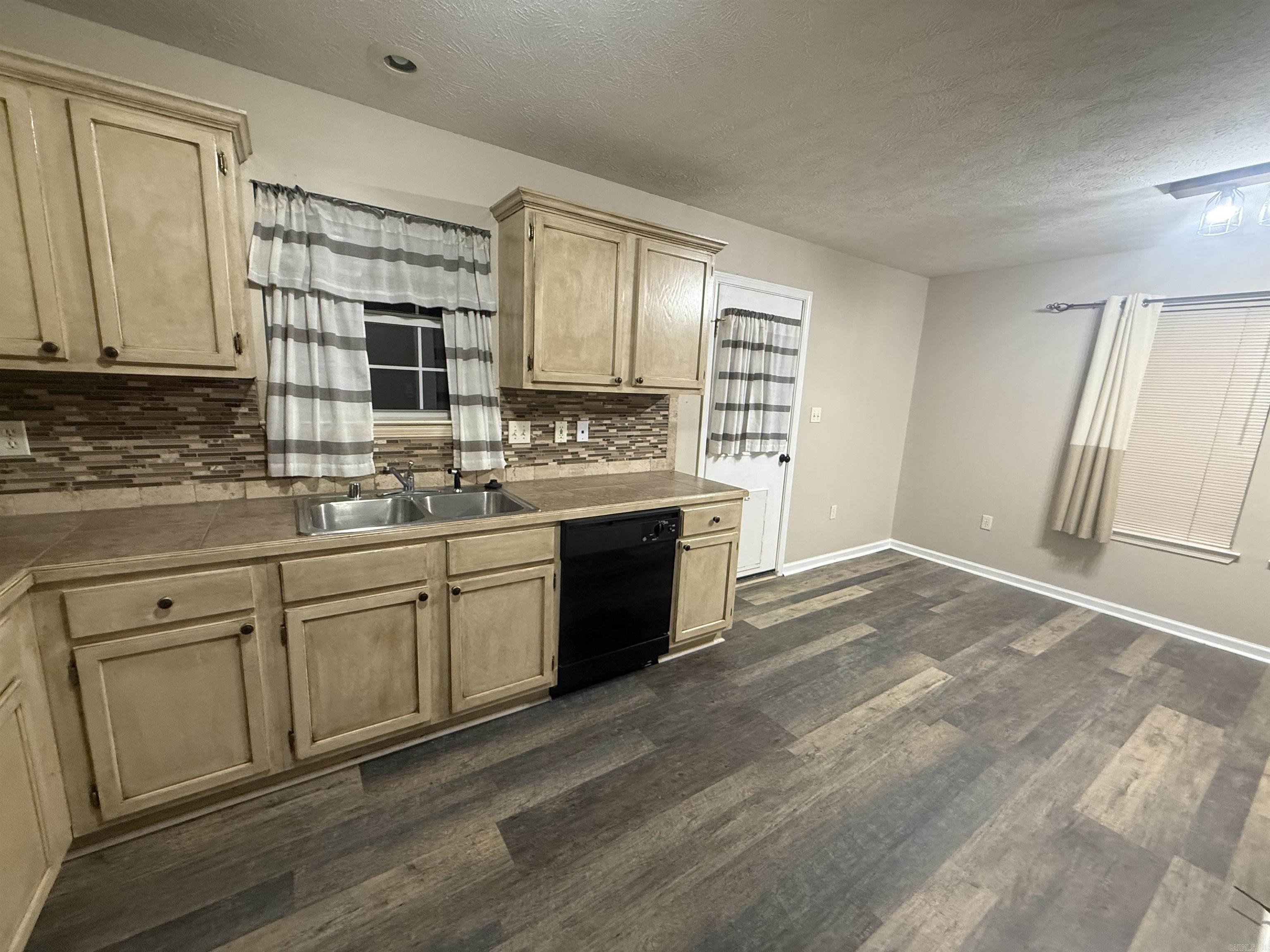 104 Donna Kay  Greenbrier, AR