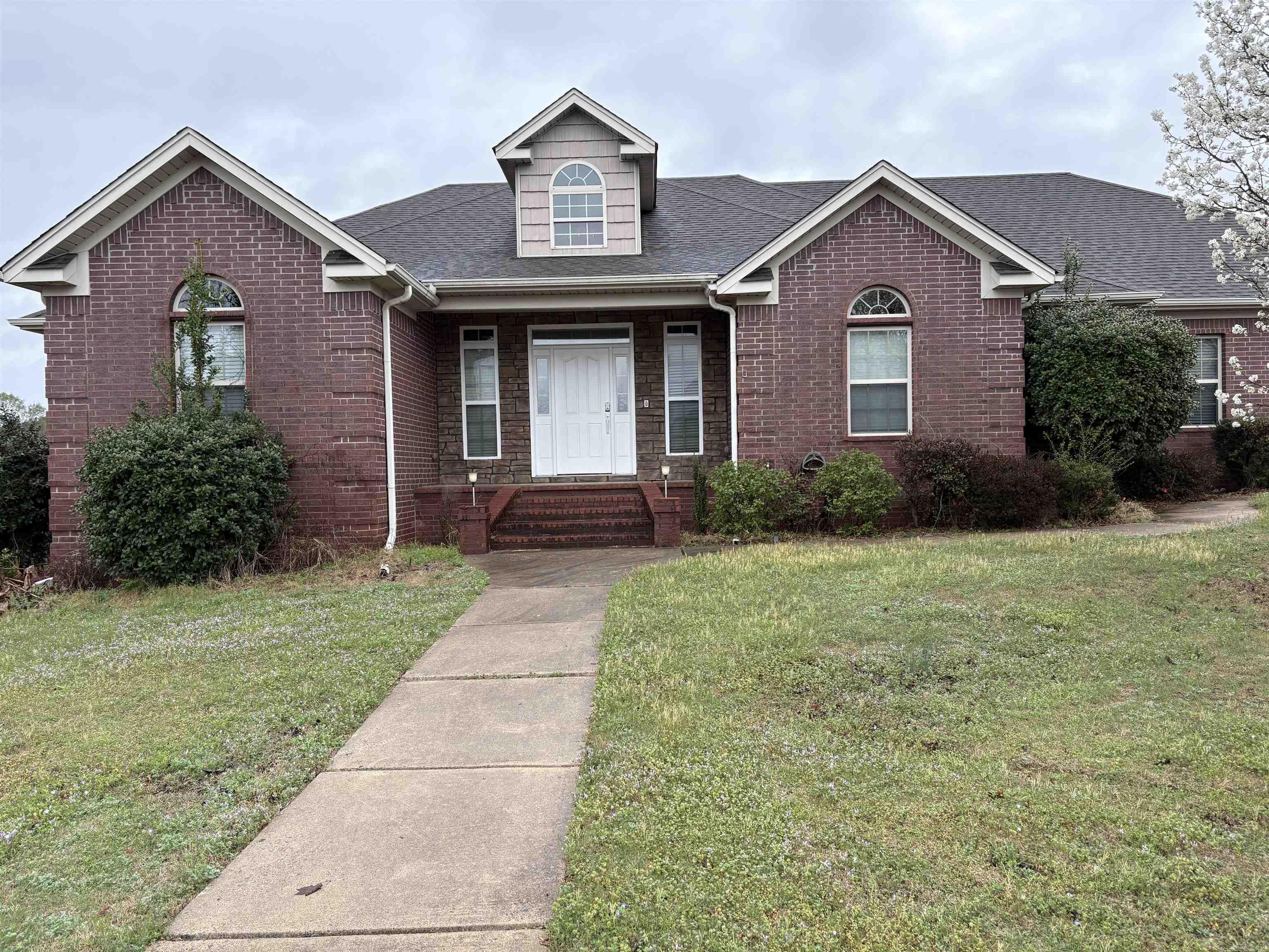 1705 Poteete  Conway, AR