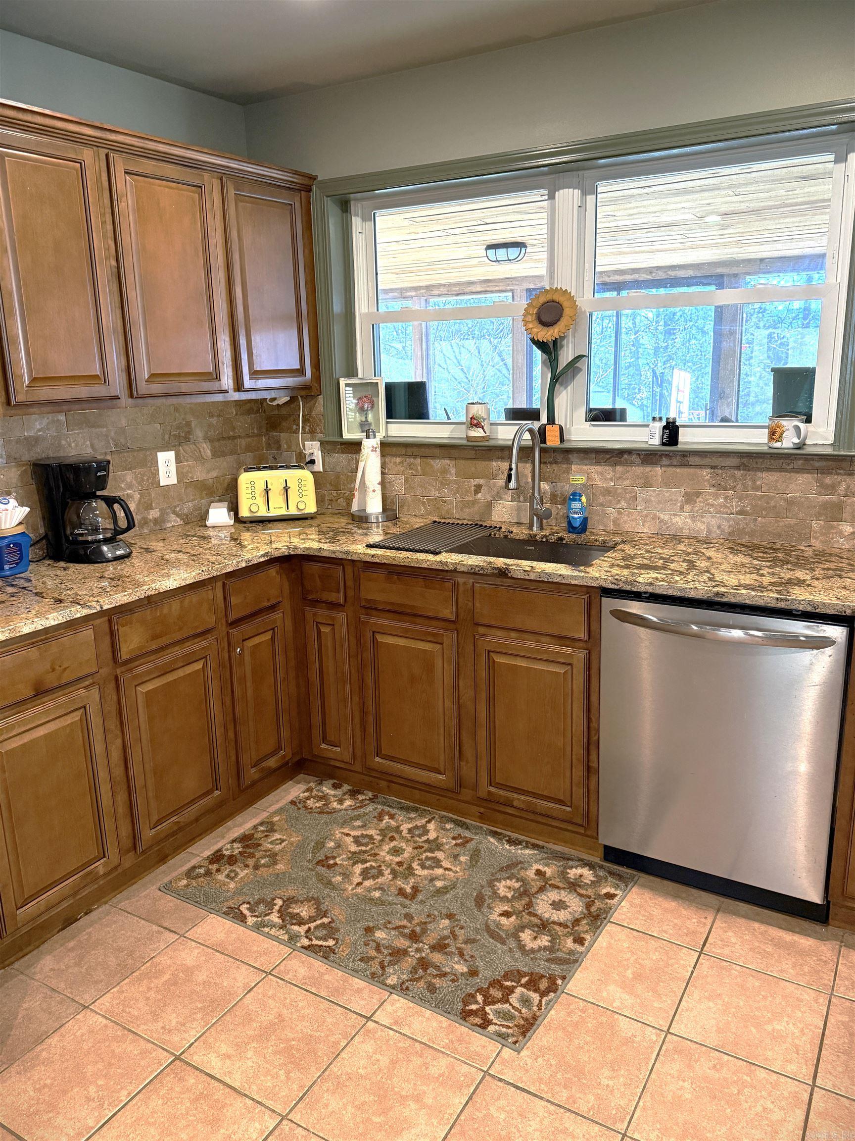 585 Narrows  Greers Ferry, AR