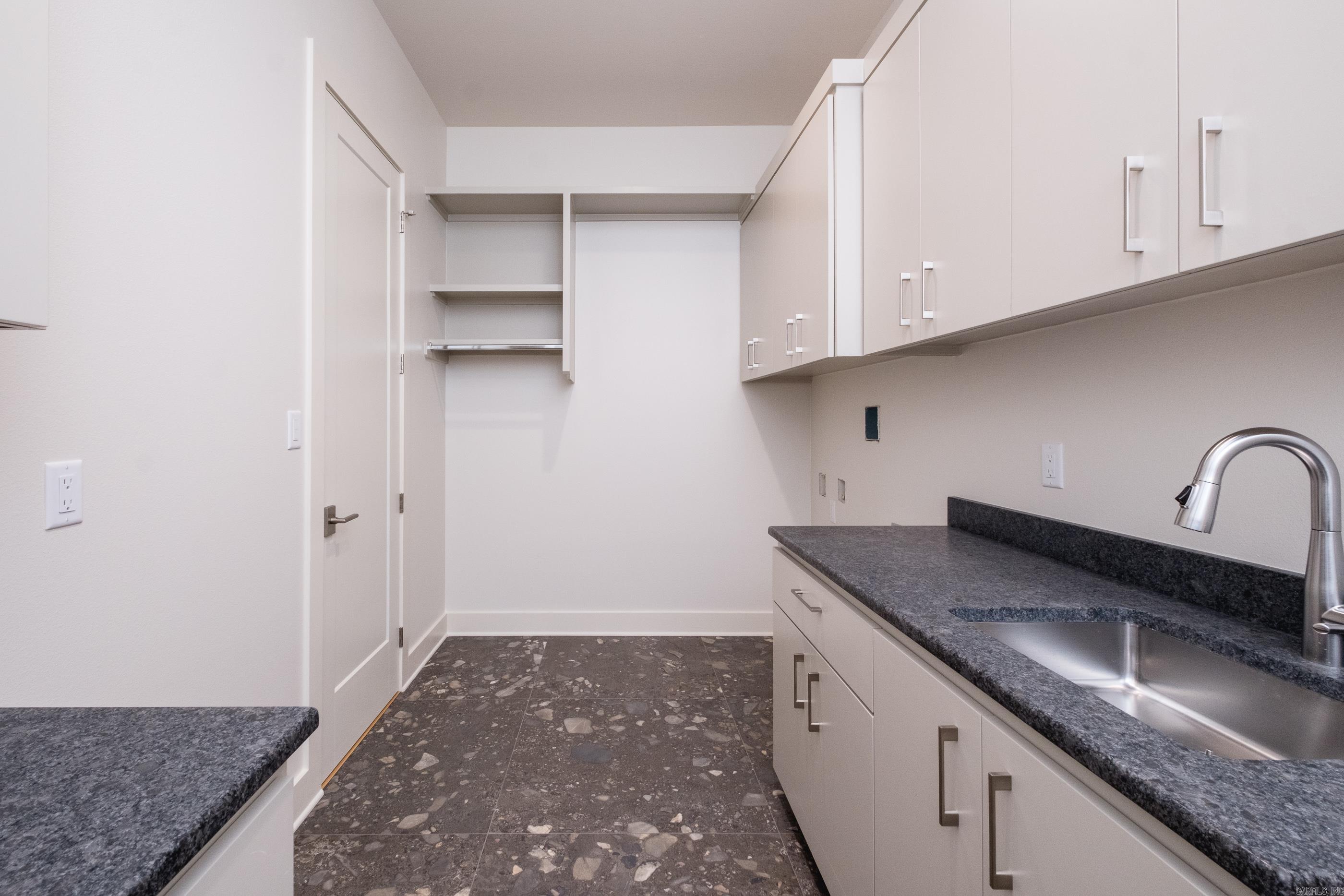 220 Abington Circle  Little Rock, AR