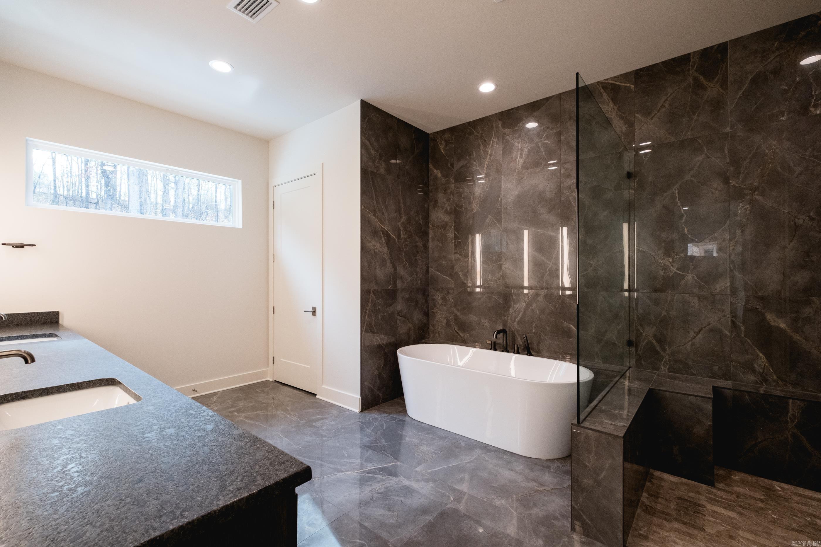 220 Abington Circle  Little Rock, AR