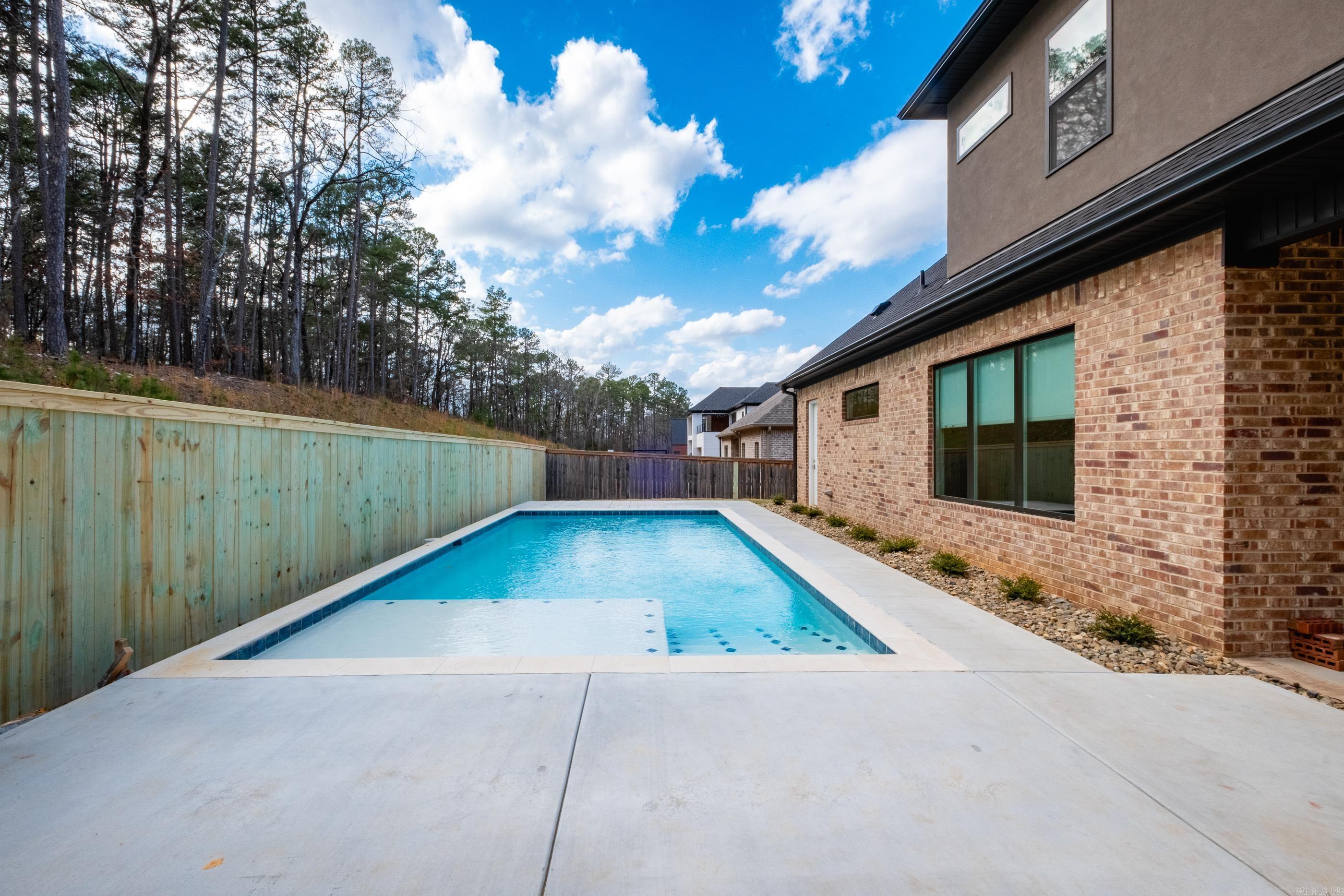 220 Abington Circle  Little Rock, AR