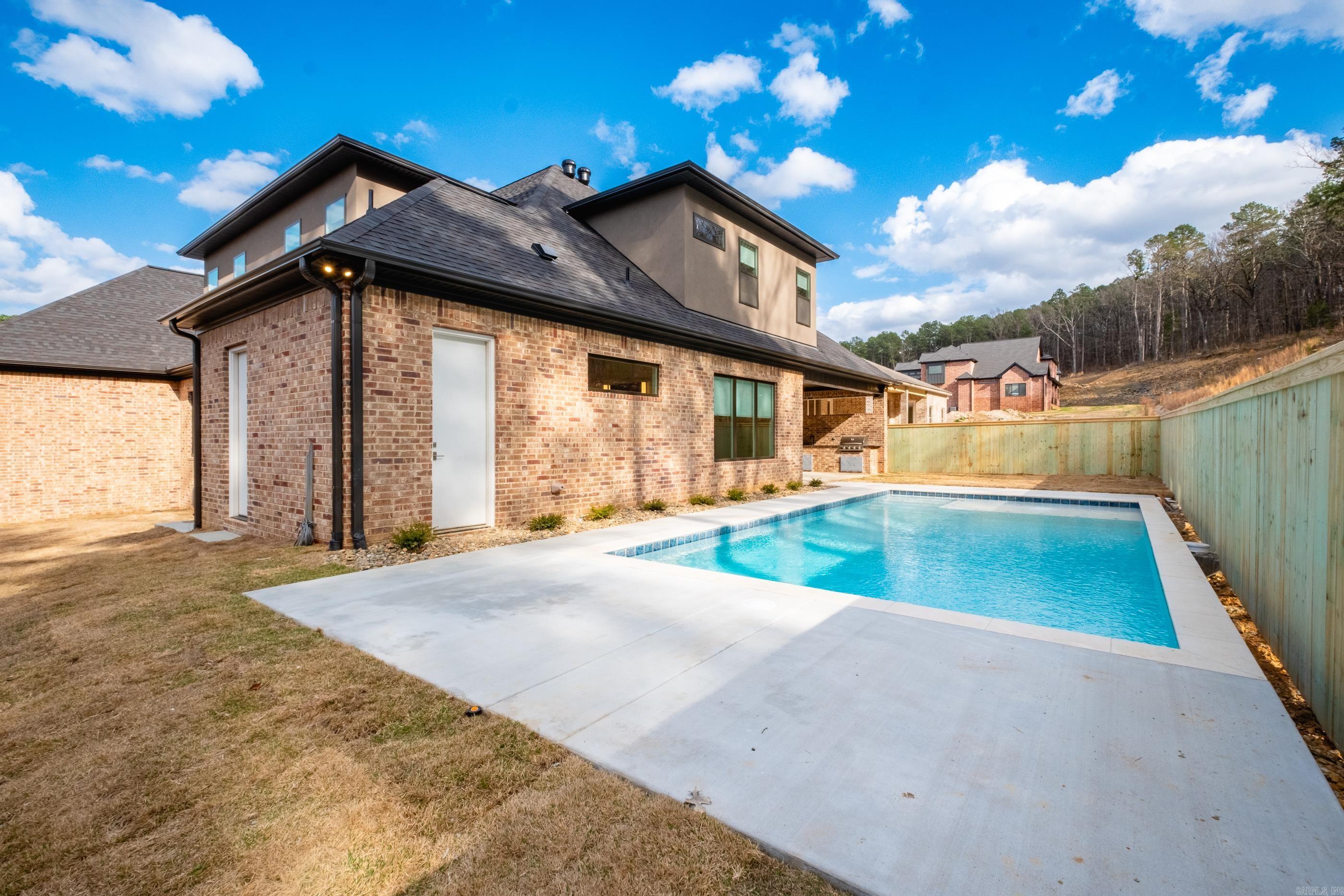 220 Abington Circle  Little Rock, AR