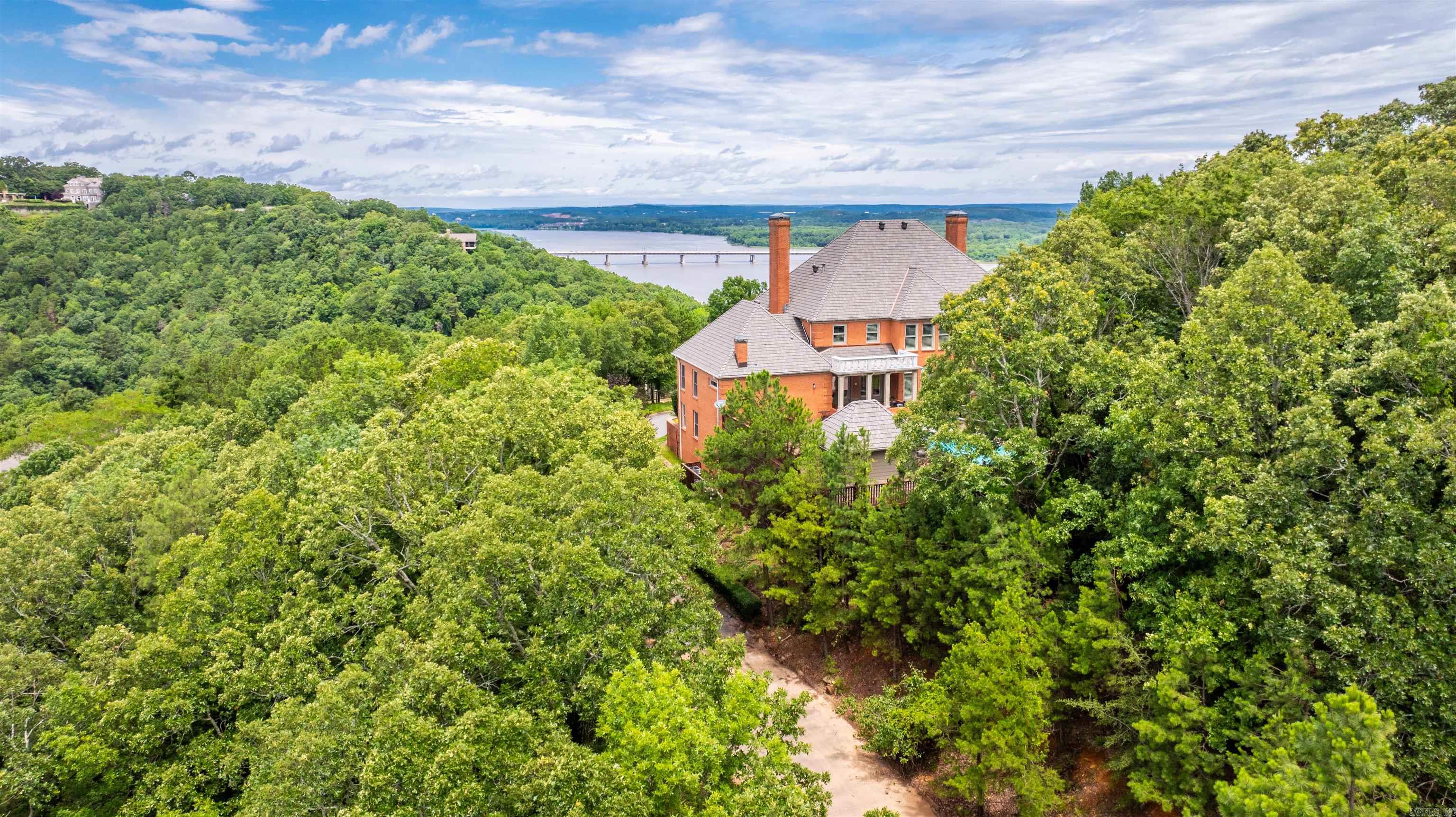 11 Vantage  Little Rock, AR