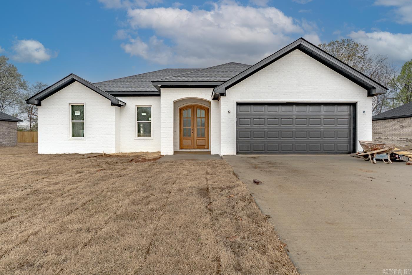 221 woodland trails  Bono, AR