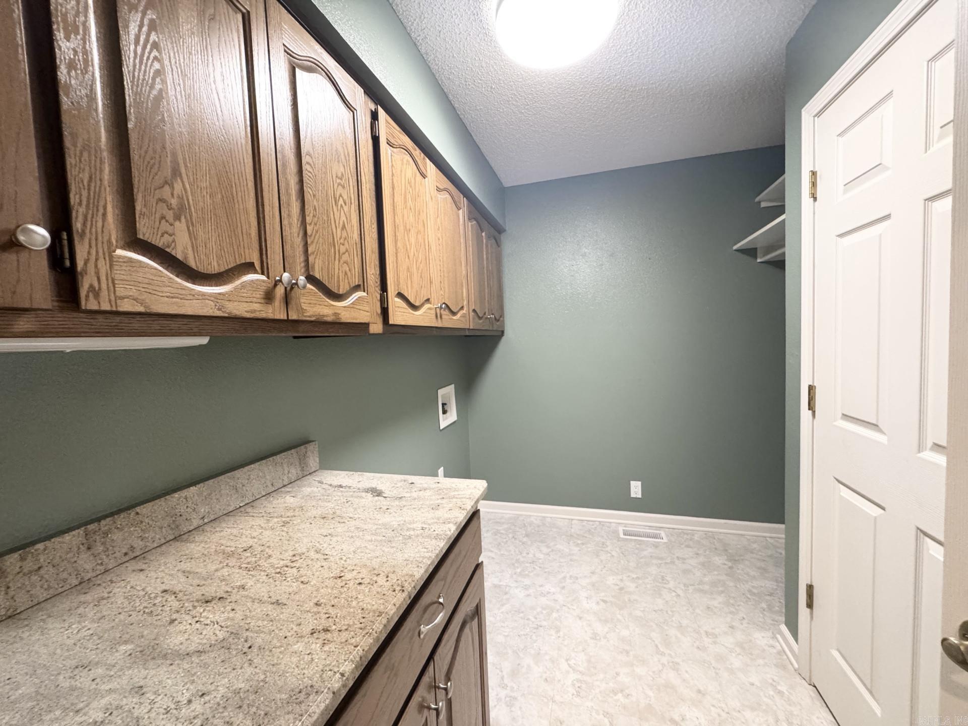 10 Magnifico  Hot Springs Village, AR