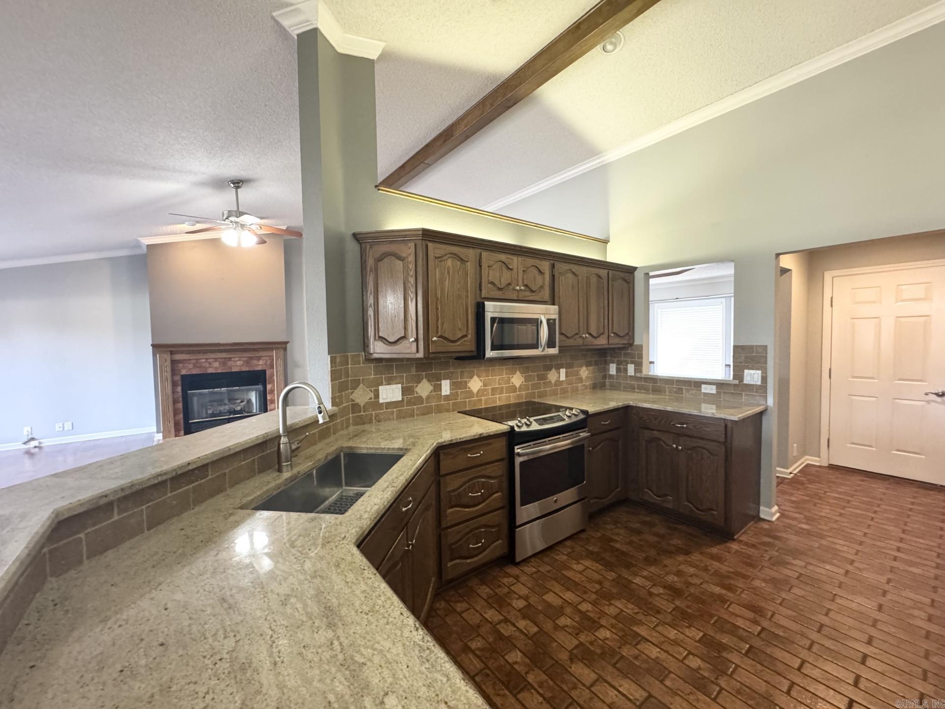 10 Magnifico  Hot Springs Village, AR