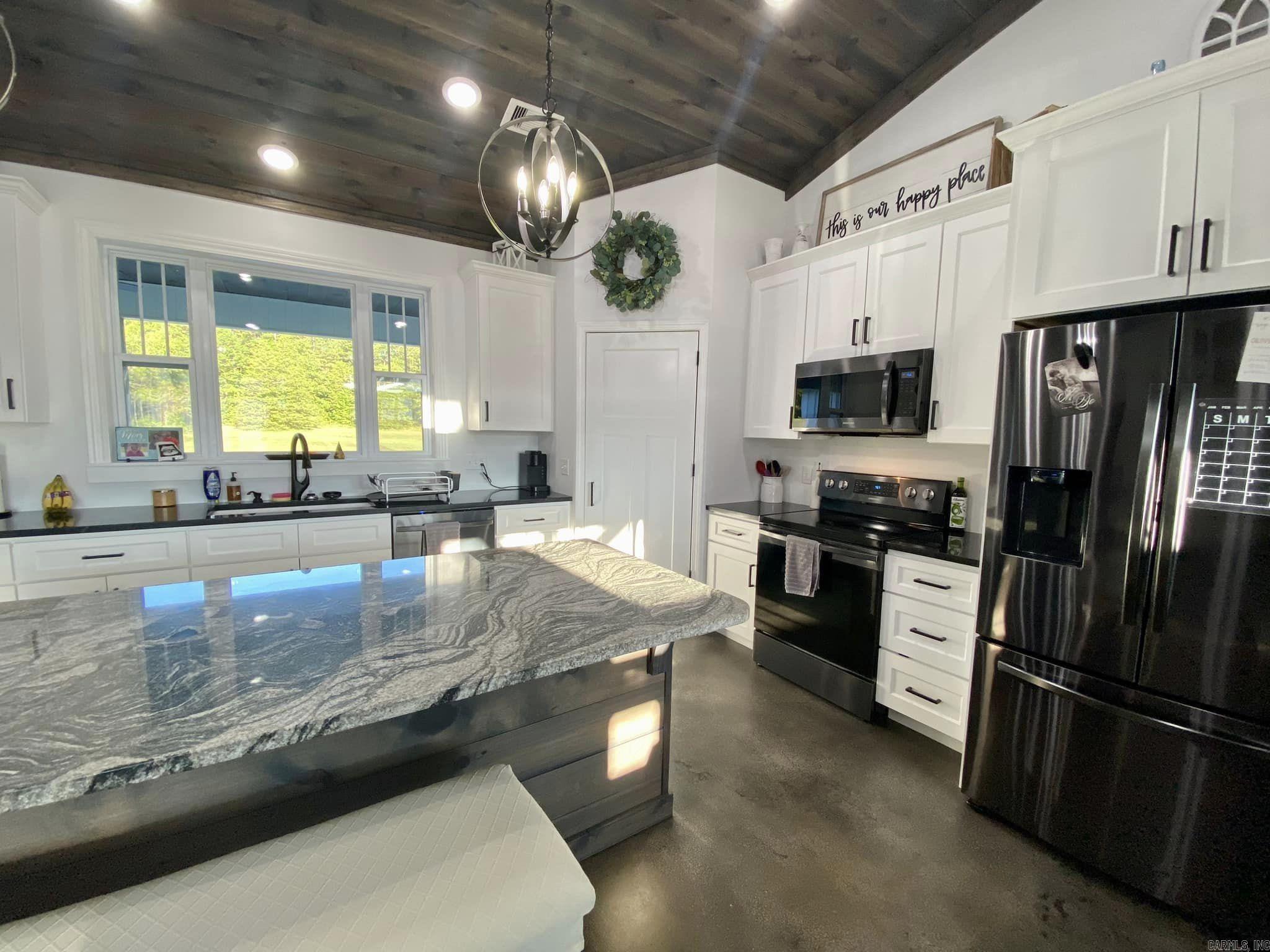 525 Harding Blvd  Mountain View, AR