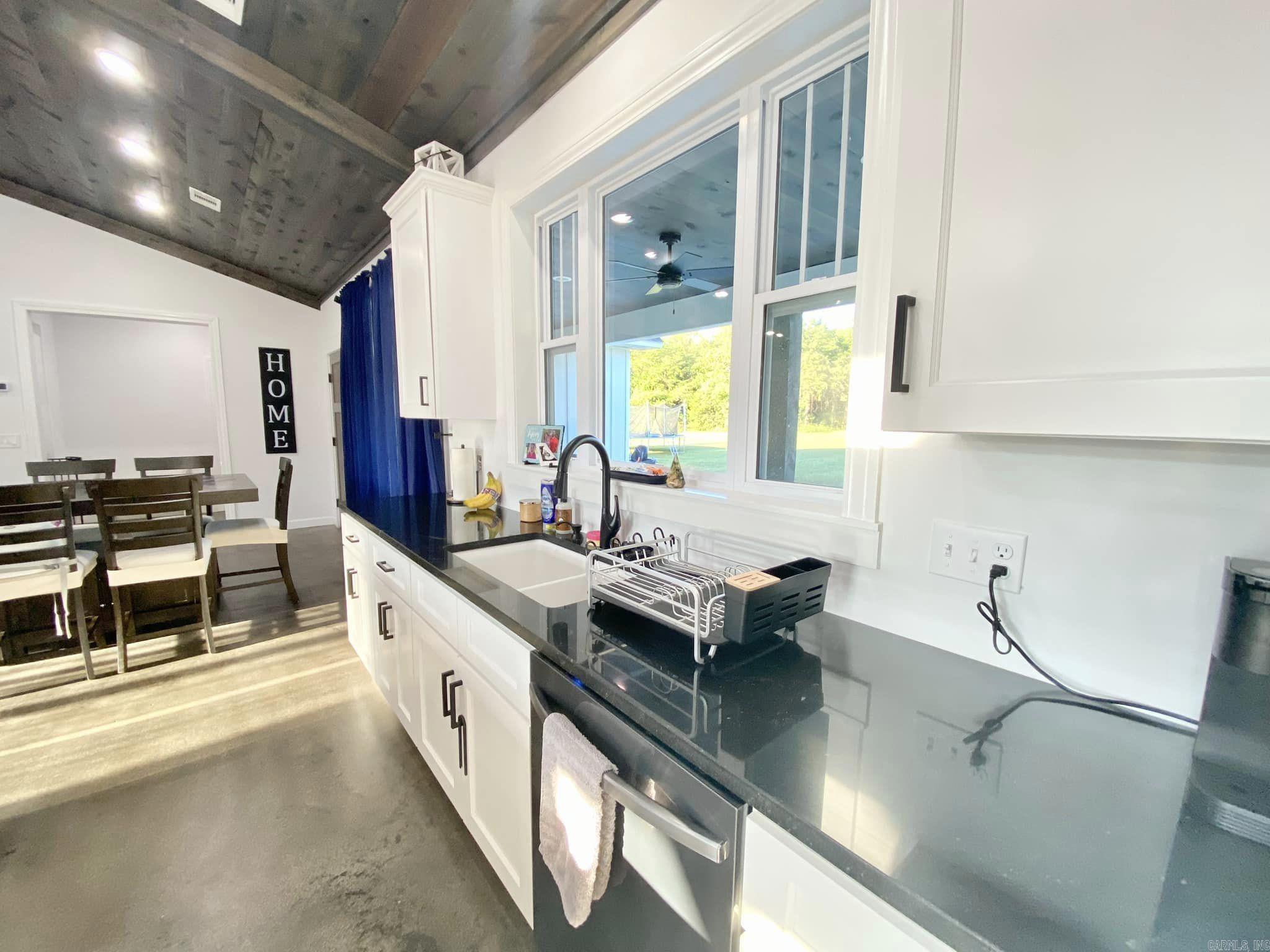 525 Harding Blvd  Mountain View, AR