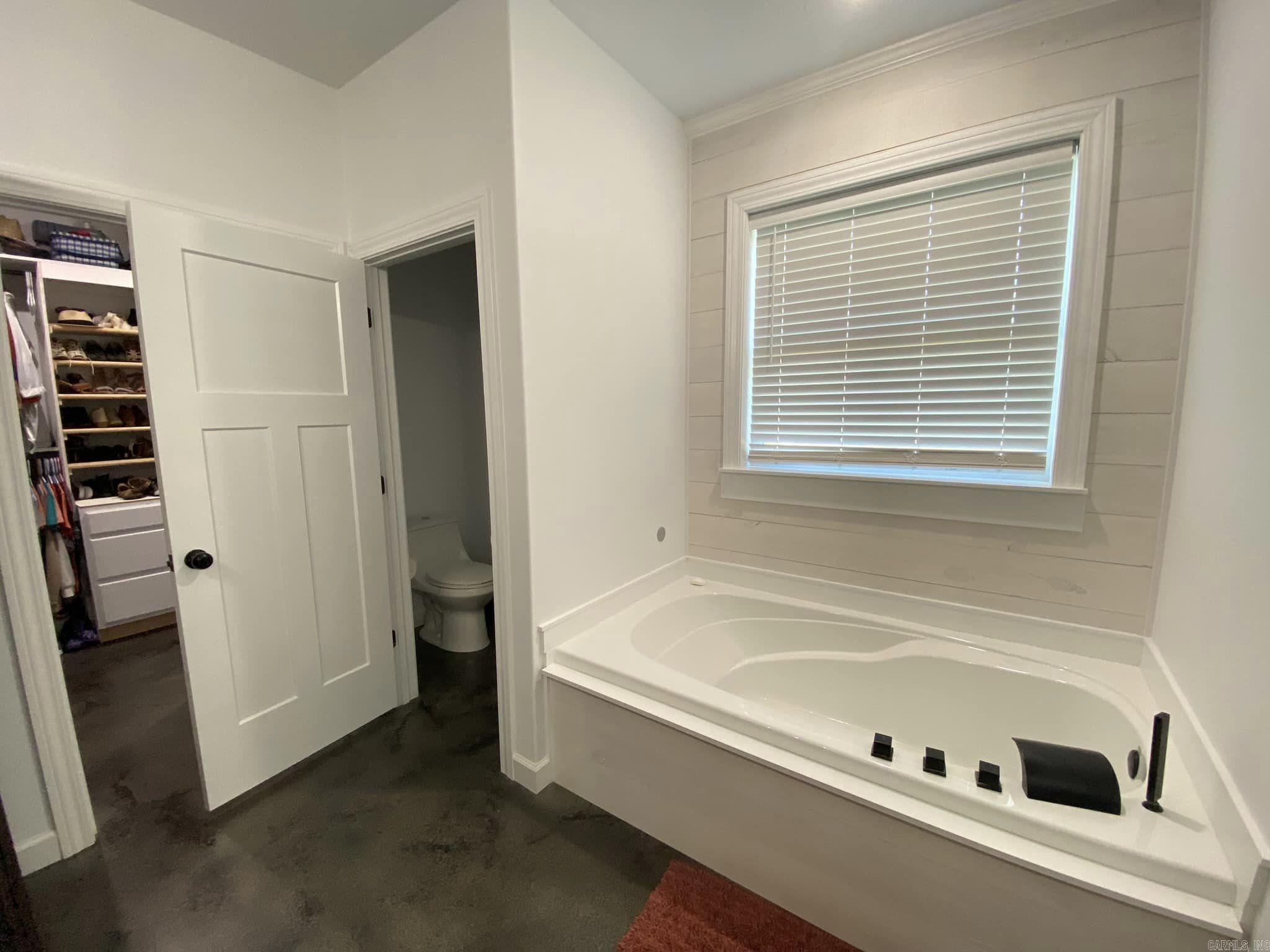 525 Harding Blvd  Mountain View, AR