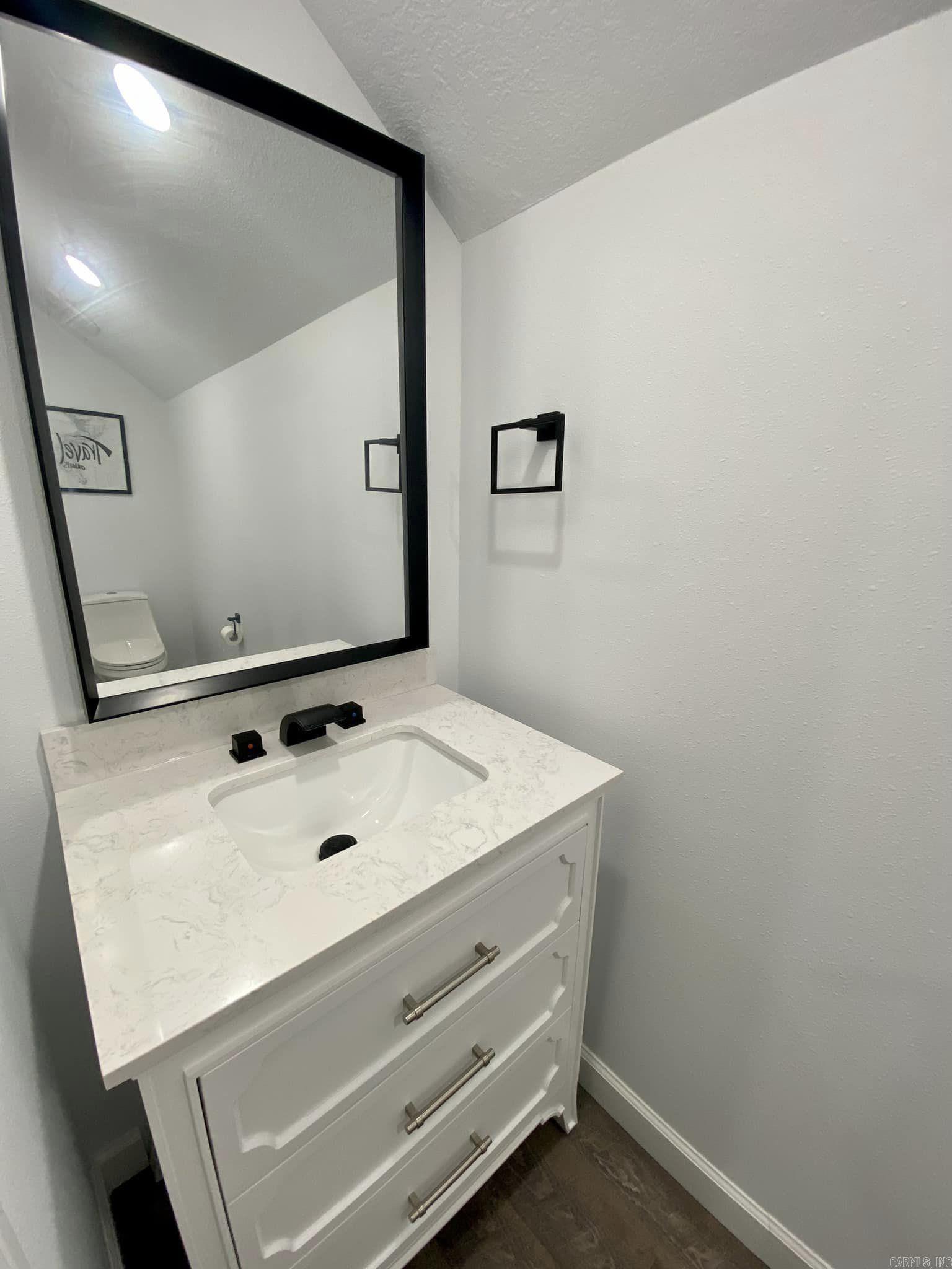 525 Harding Blvd  Mountain View, AR