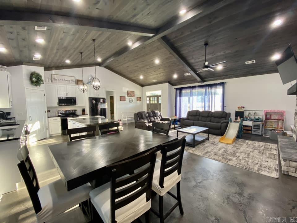 525 Harding Blvd  Mountain View, AR