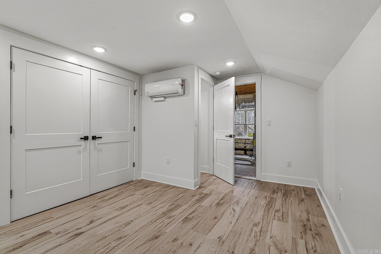 2005 Wood  Jonesboro, AR