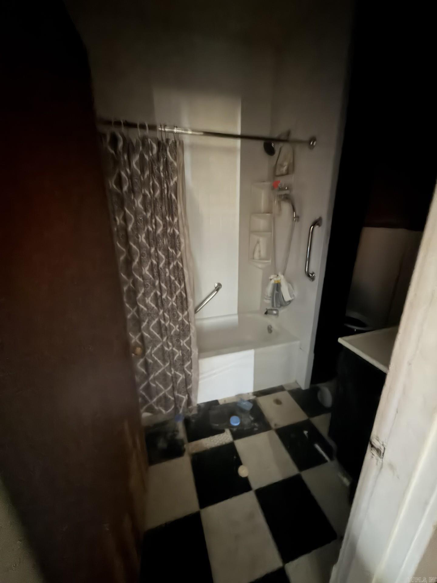 2300 S Summit  Little Rock, AR