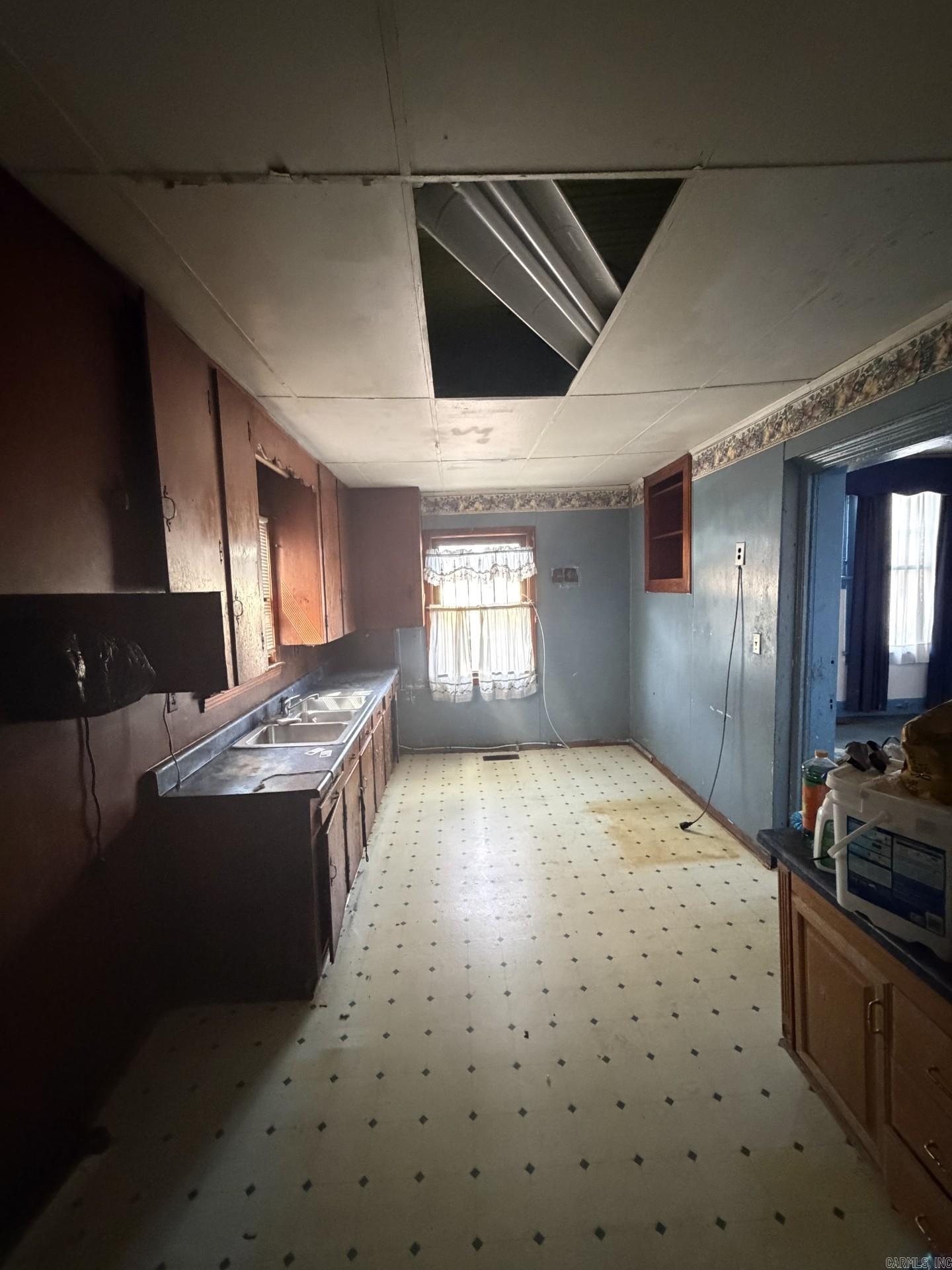 2300 S Summit  Little Rock, AR