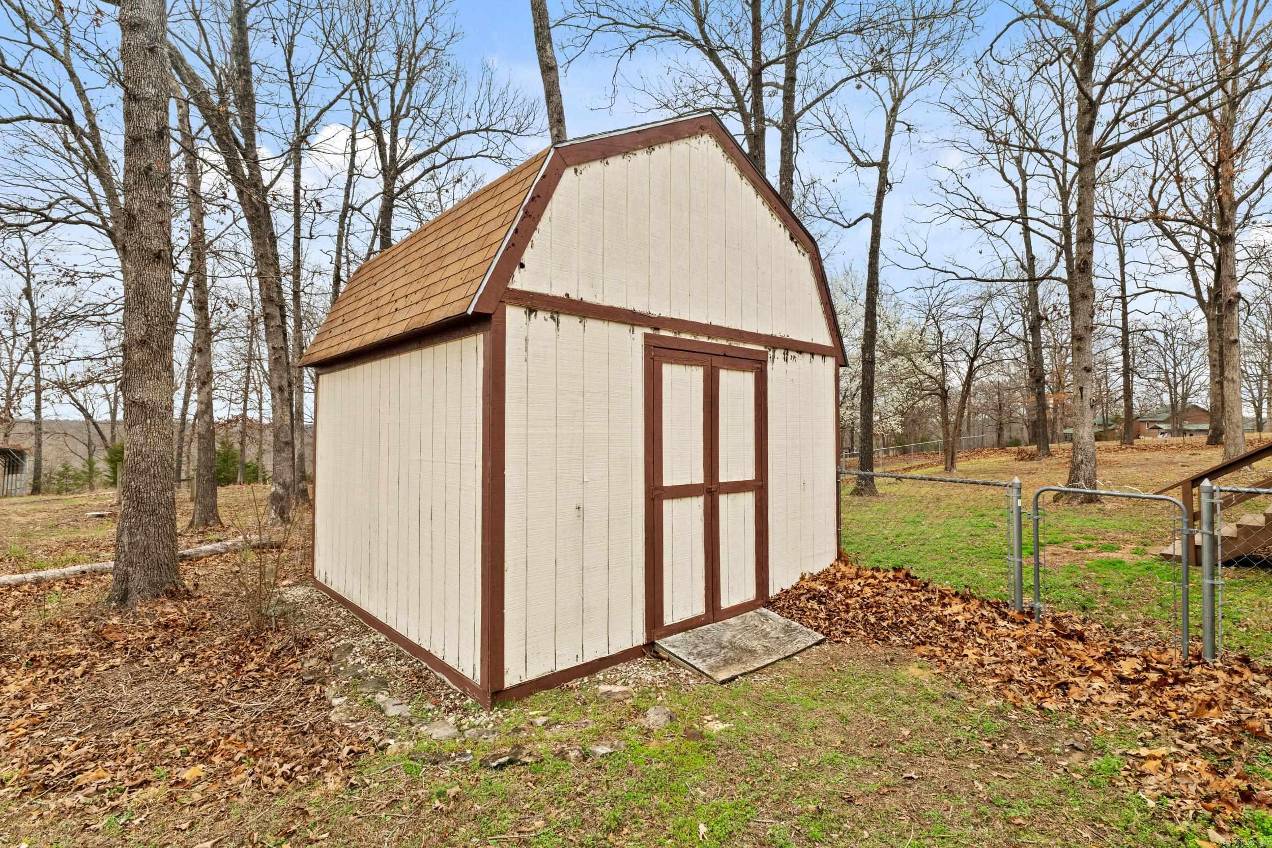 252 County Road 97  Clarkridge, AR