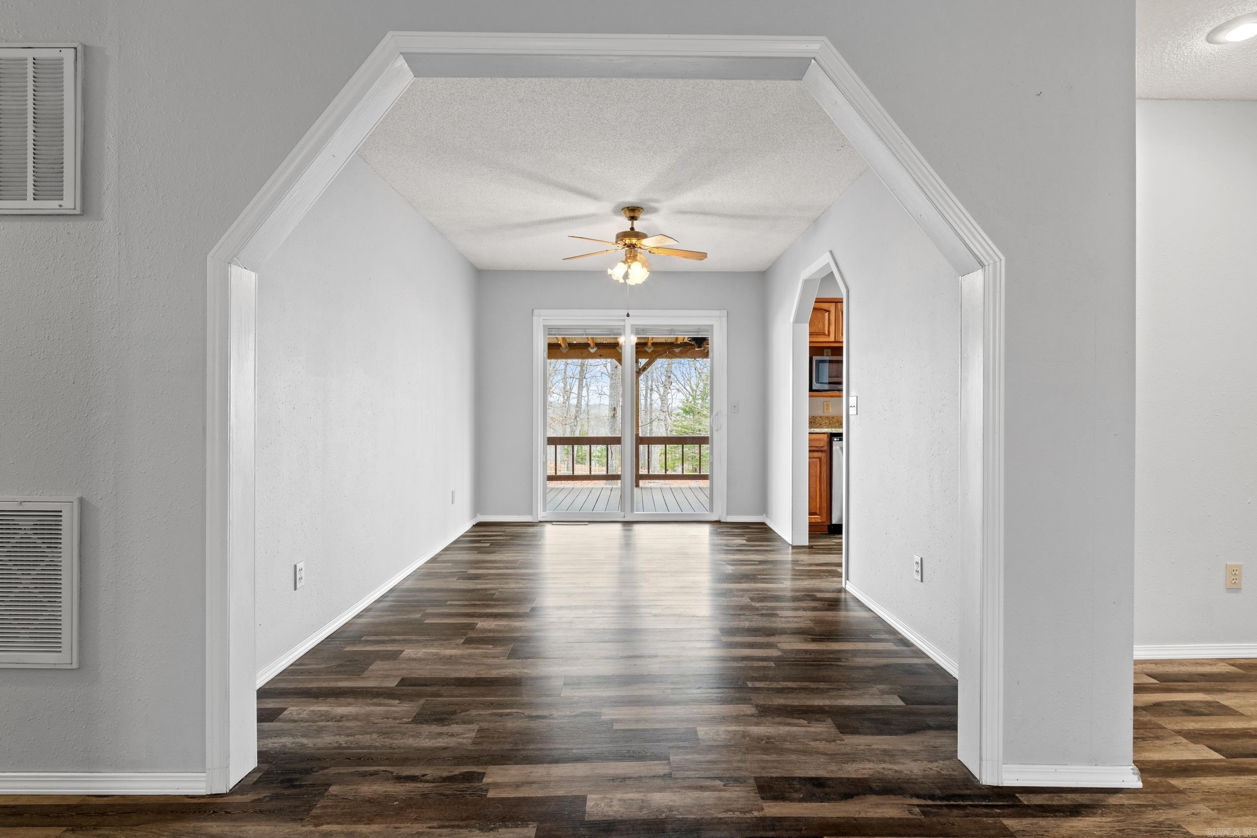 252 County Road 97  Clarkridge, AR