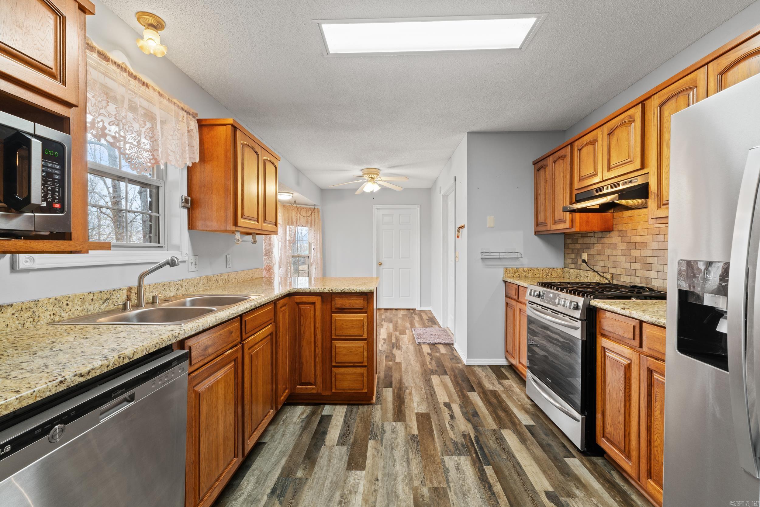 252 County Road 97  Clarkridge, AR