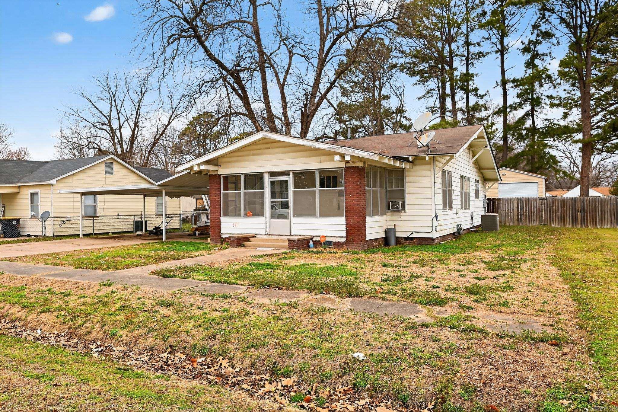 511 E Banks  England, AR