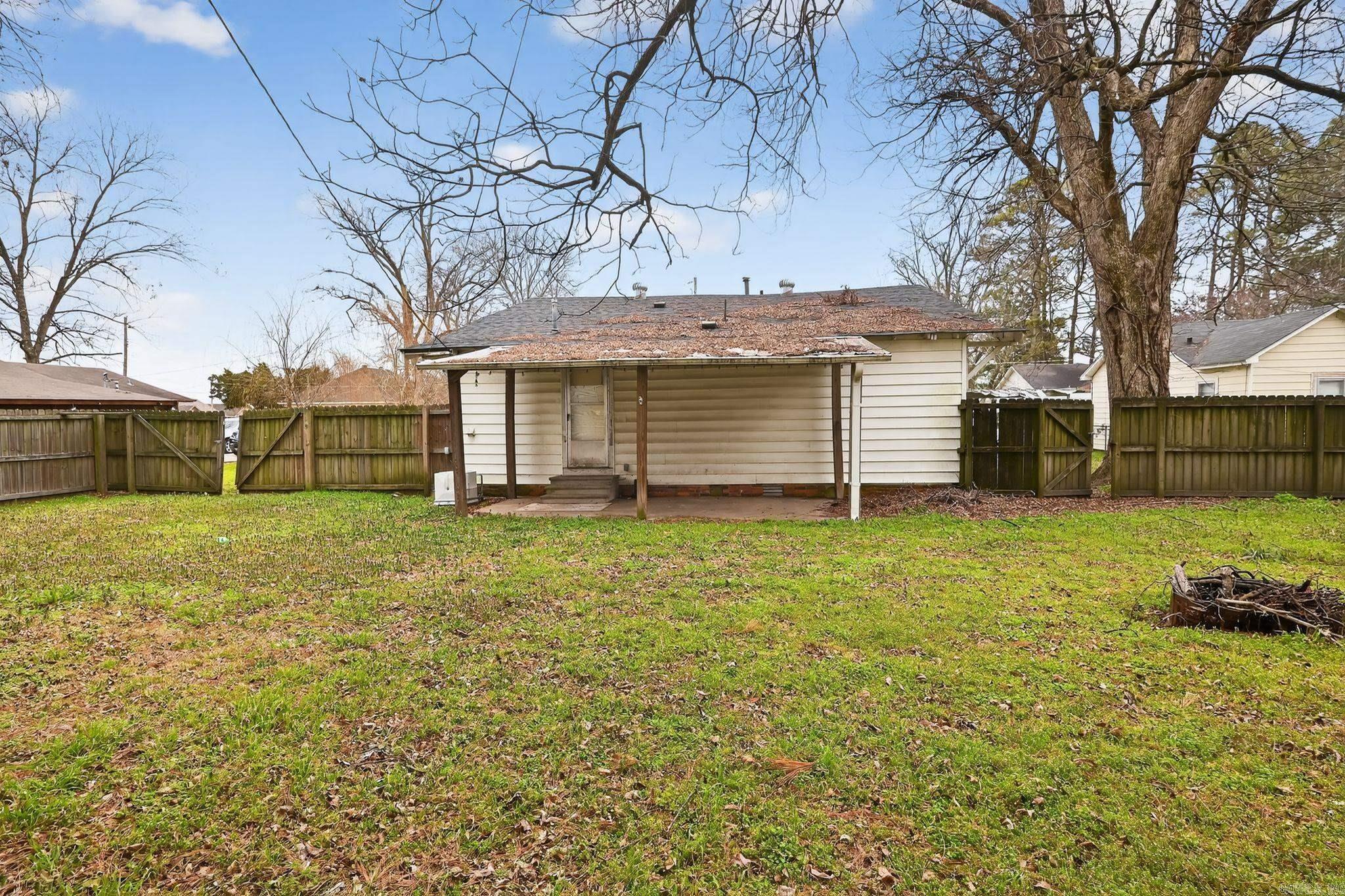 511 E Banks  England, AR