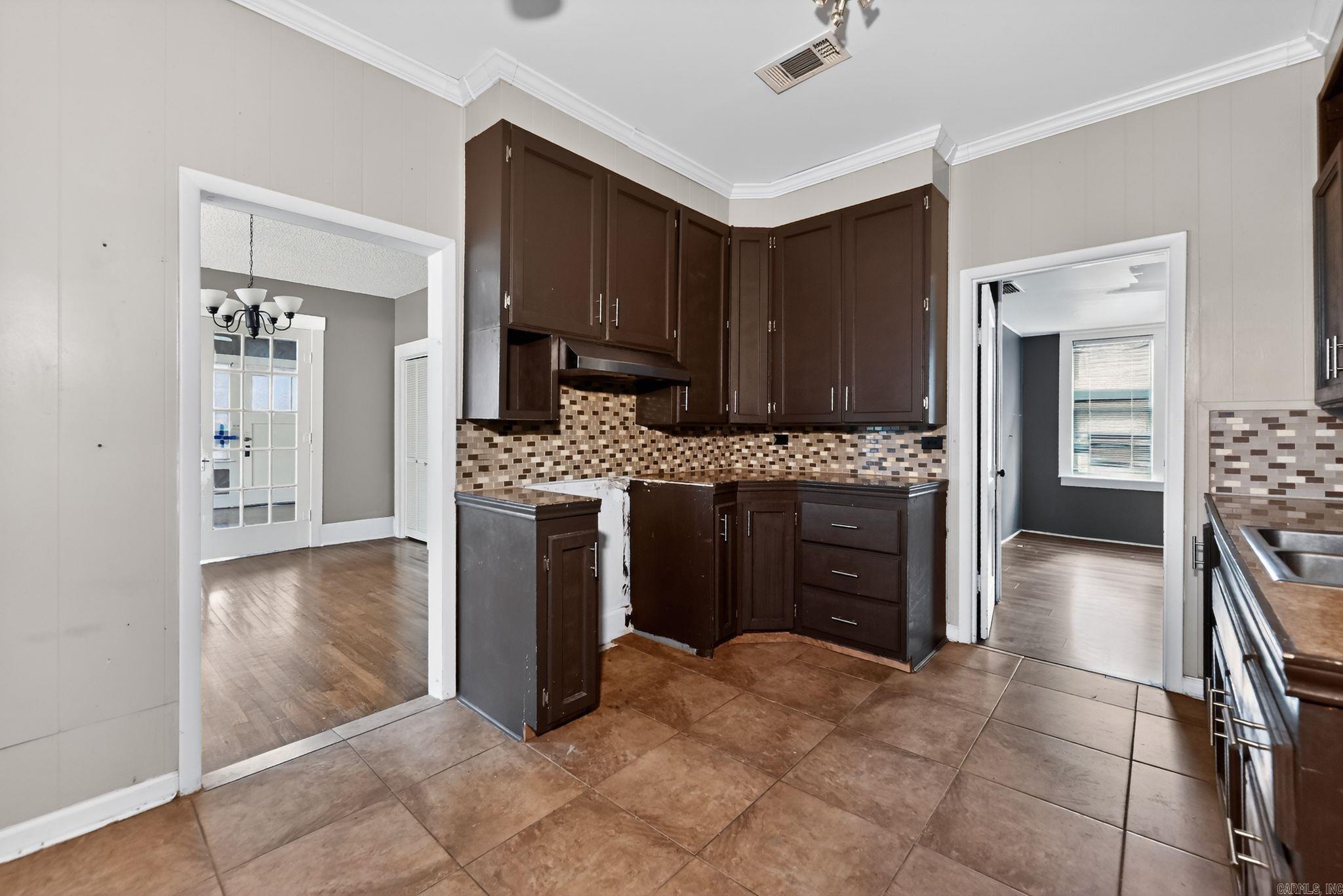 511 E Banks  England, AR