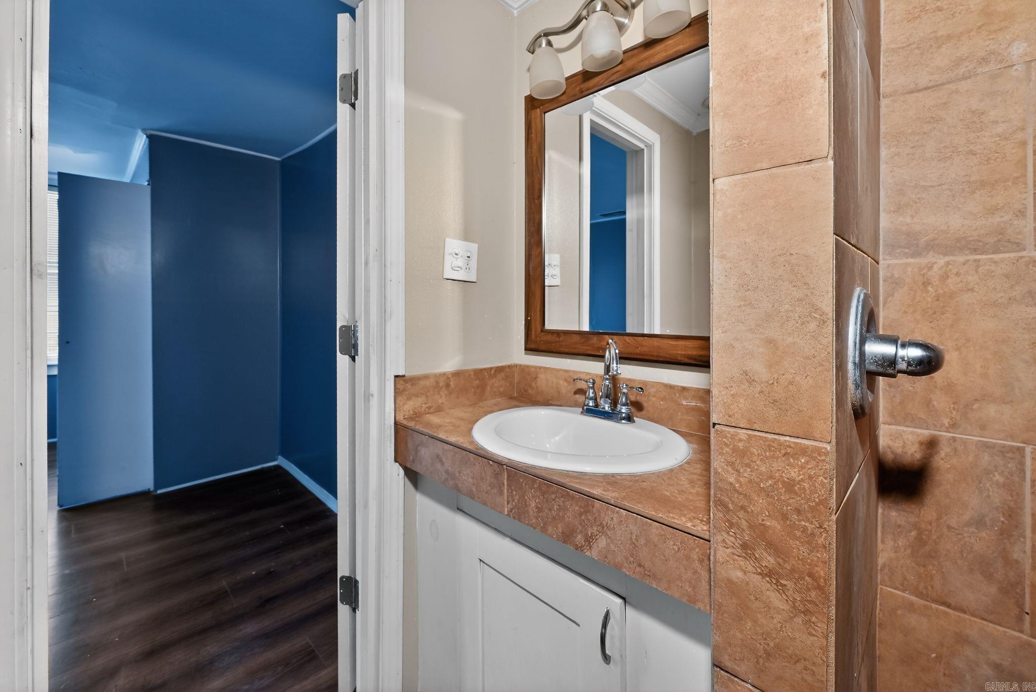 511 E Banks  England, AR