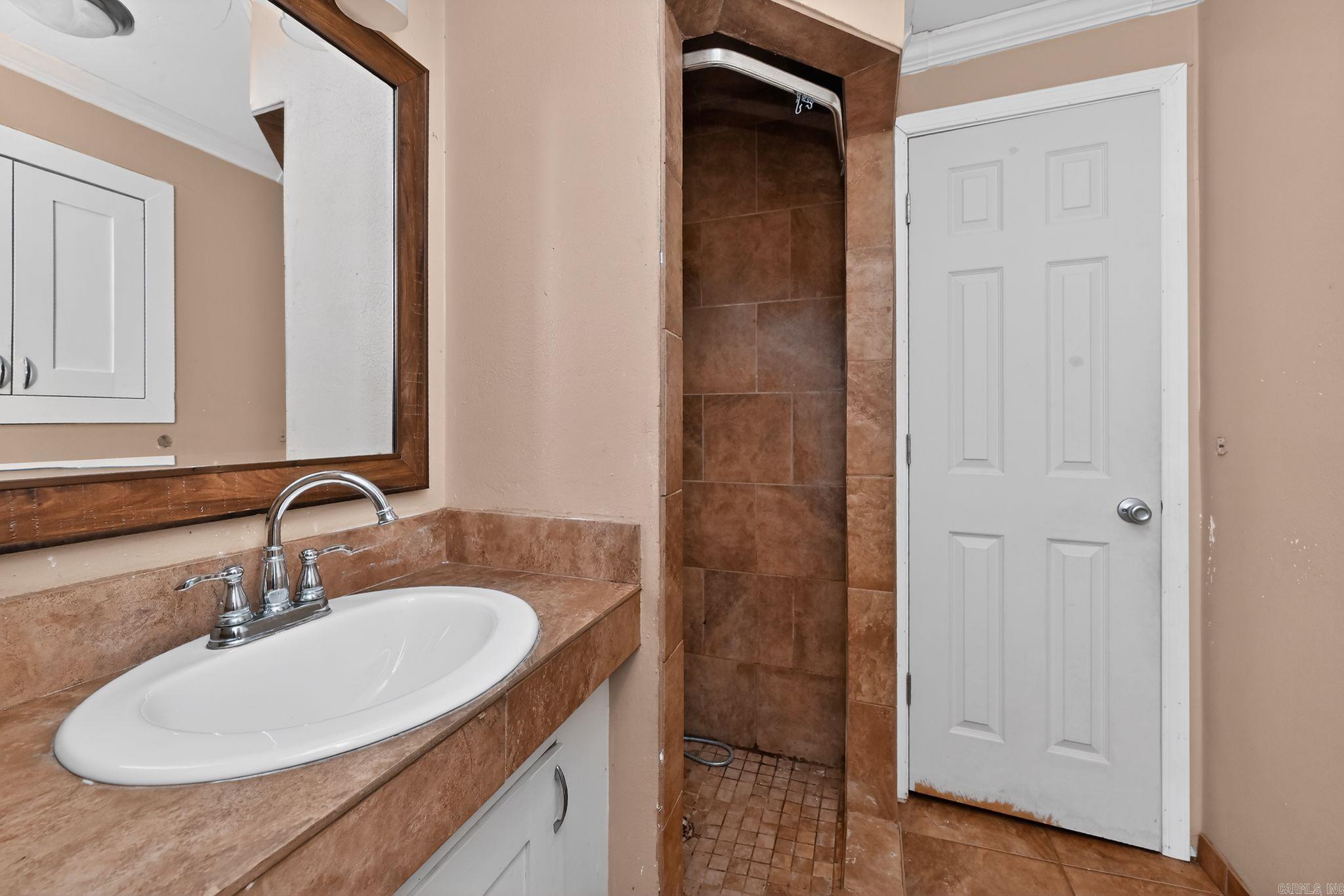 511 E Banks  England, AR