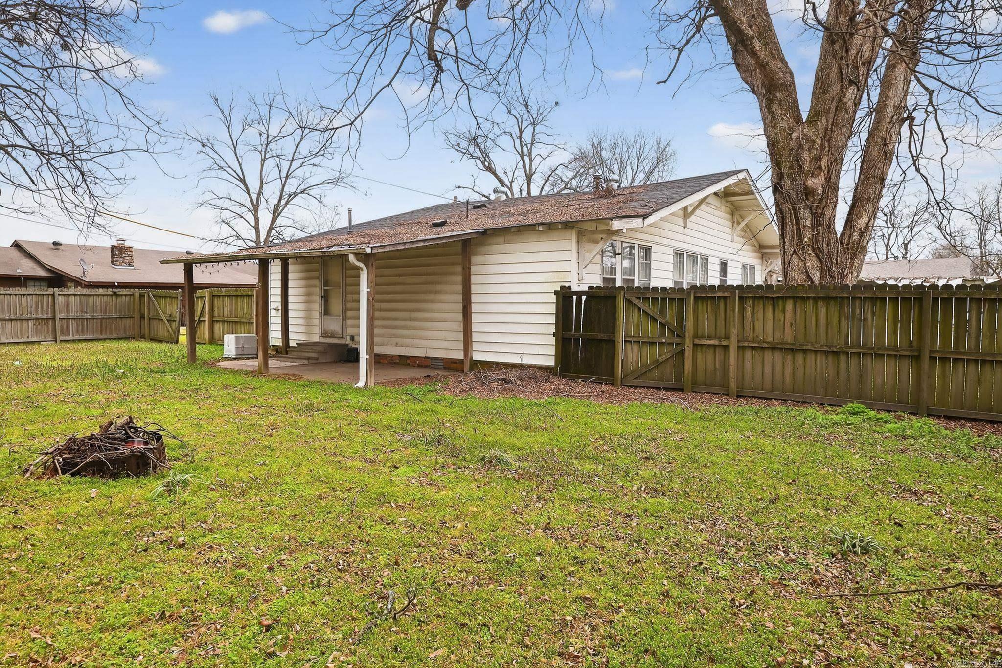 511 E Banks  England, AR