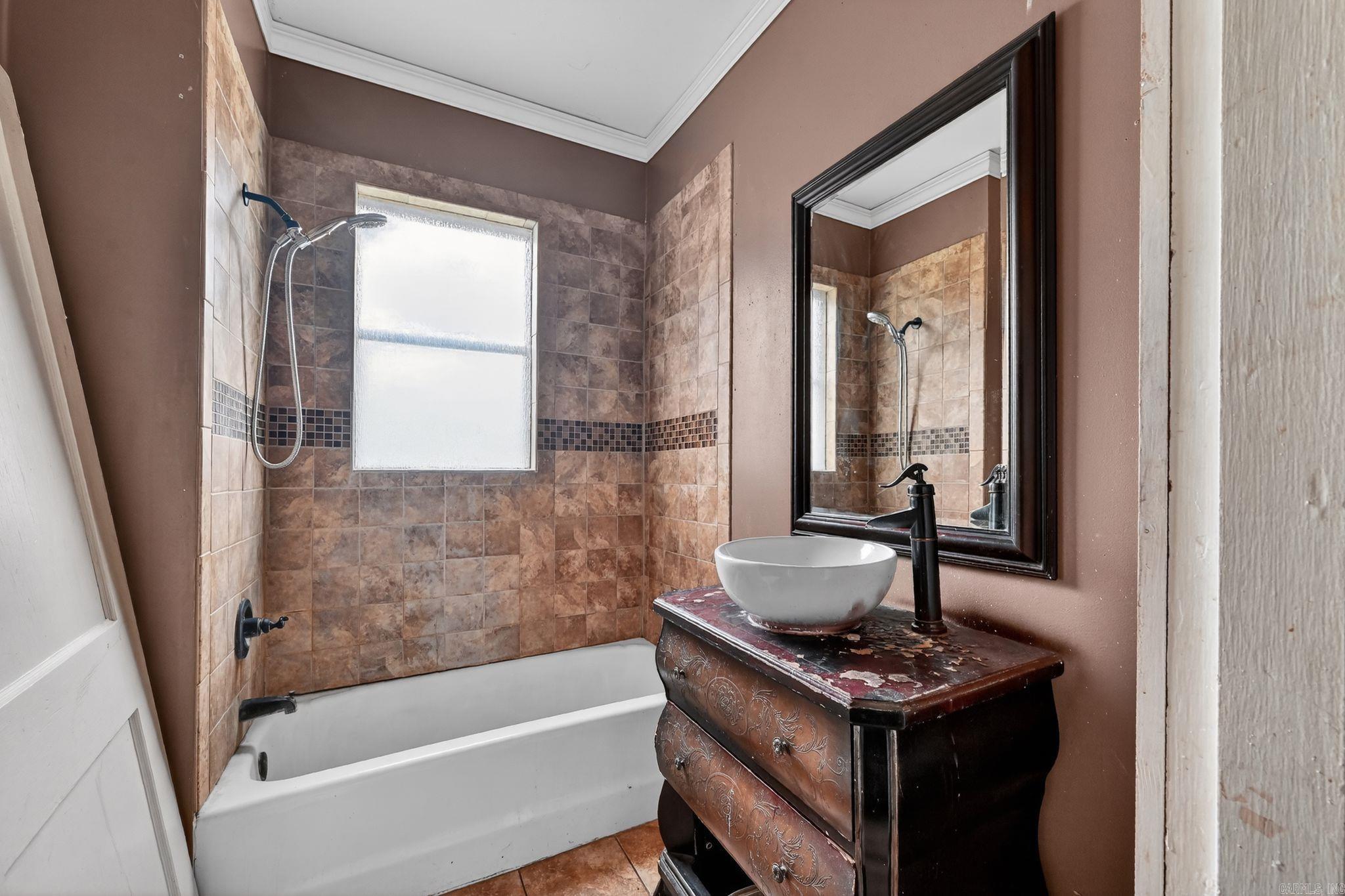 511 E Banks  England, AR