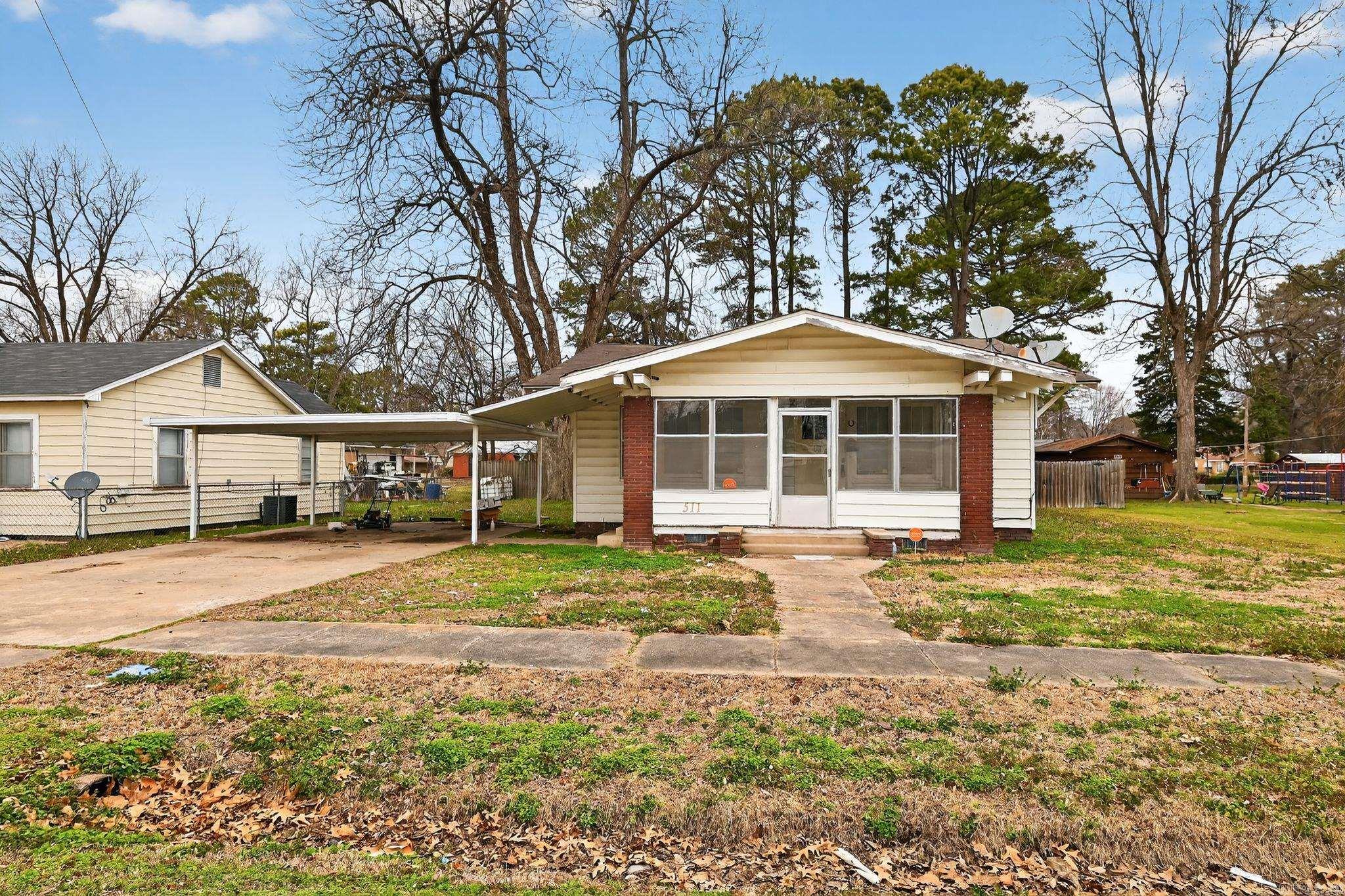 511 E Banks  England, AR