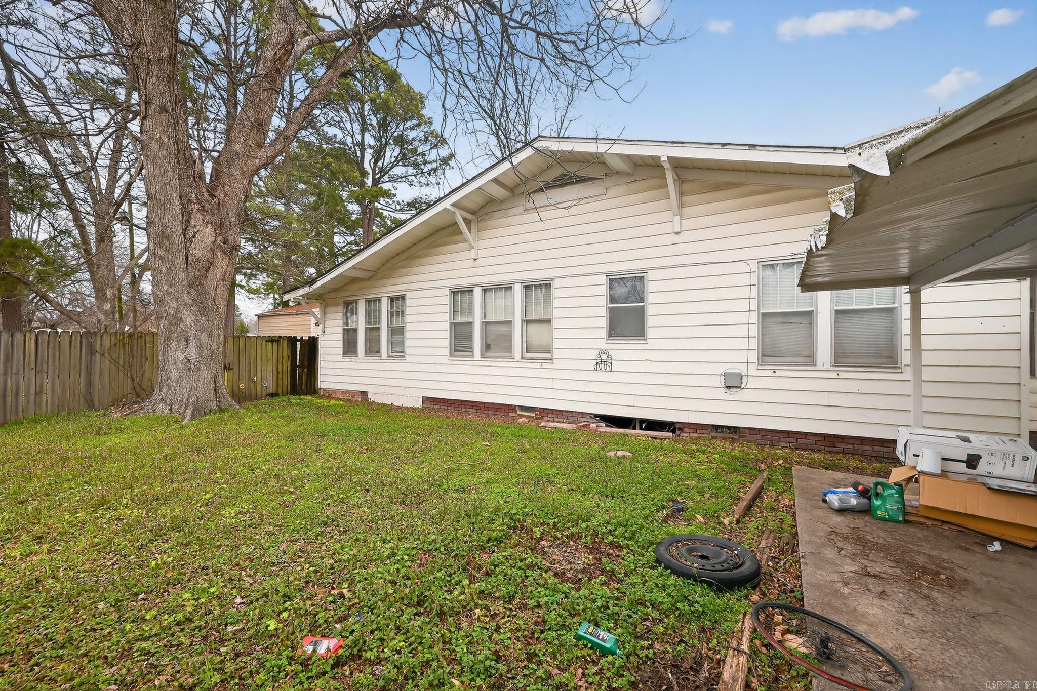 511 E Banks  England, AR