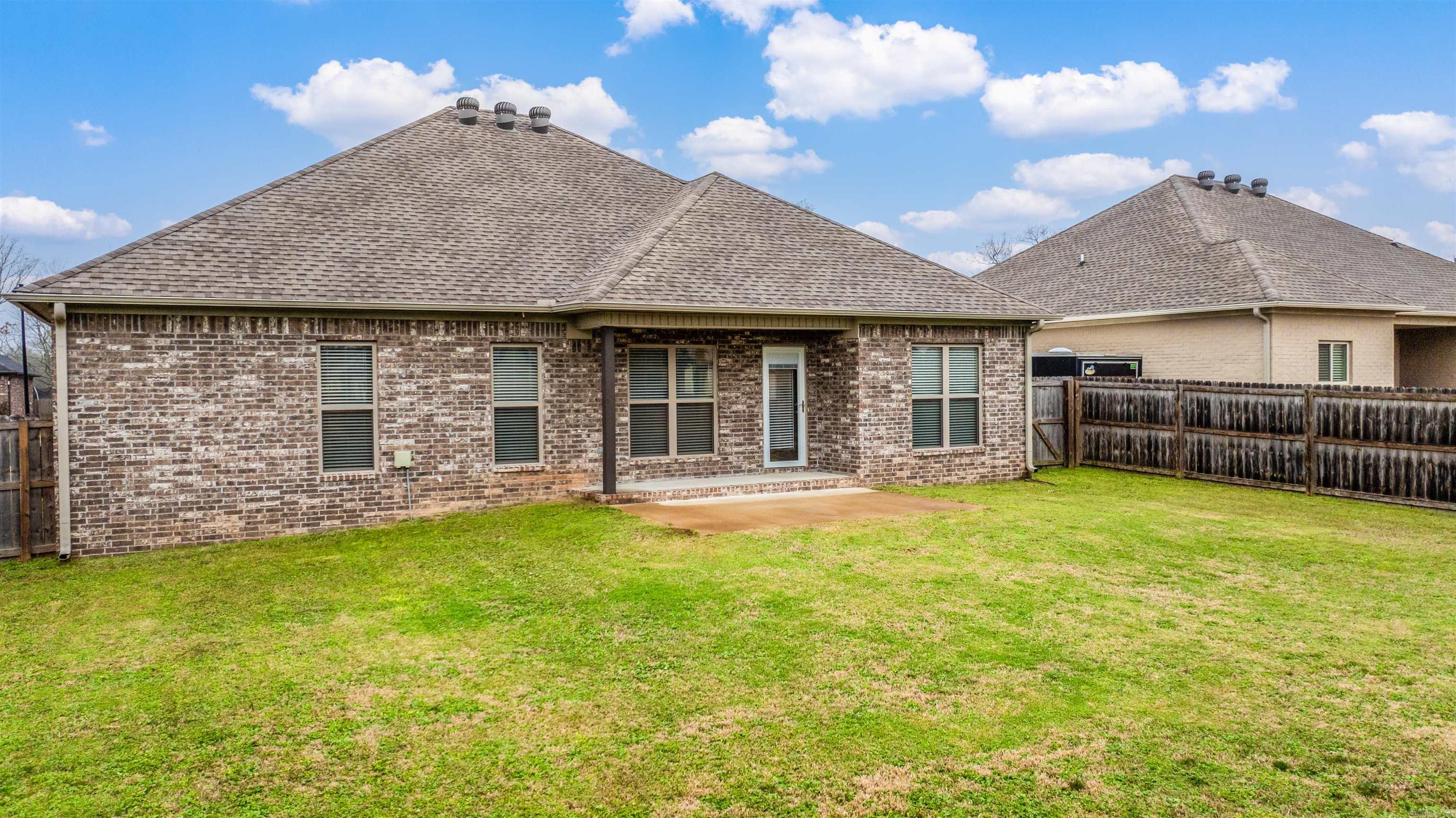 10 Clover Leaf  Greenbrier, AR