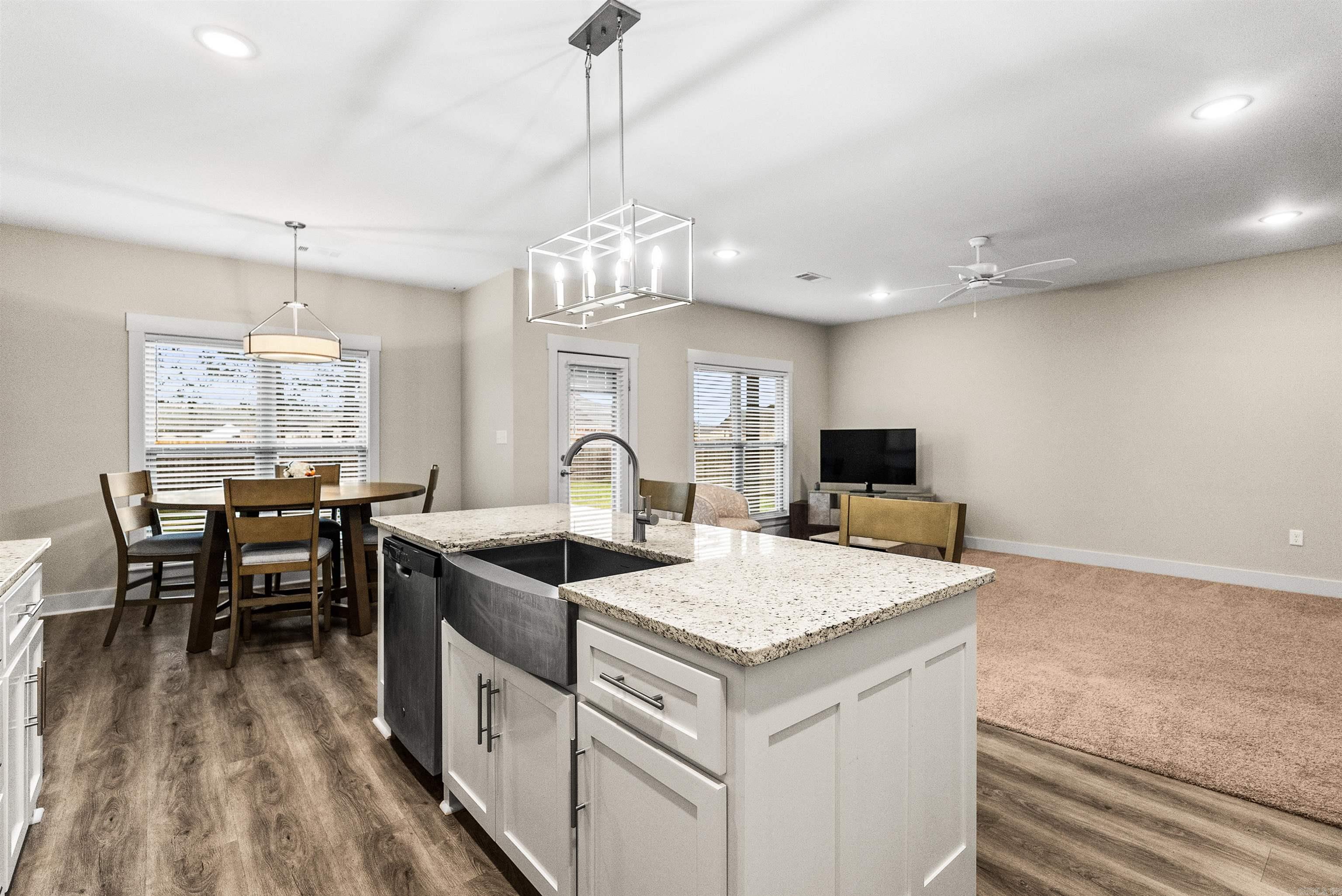 10 Clover Leaf  Greenbrier, AR