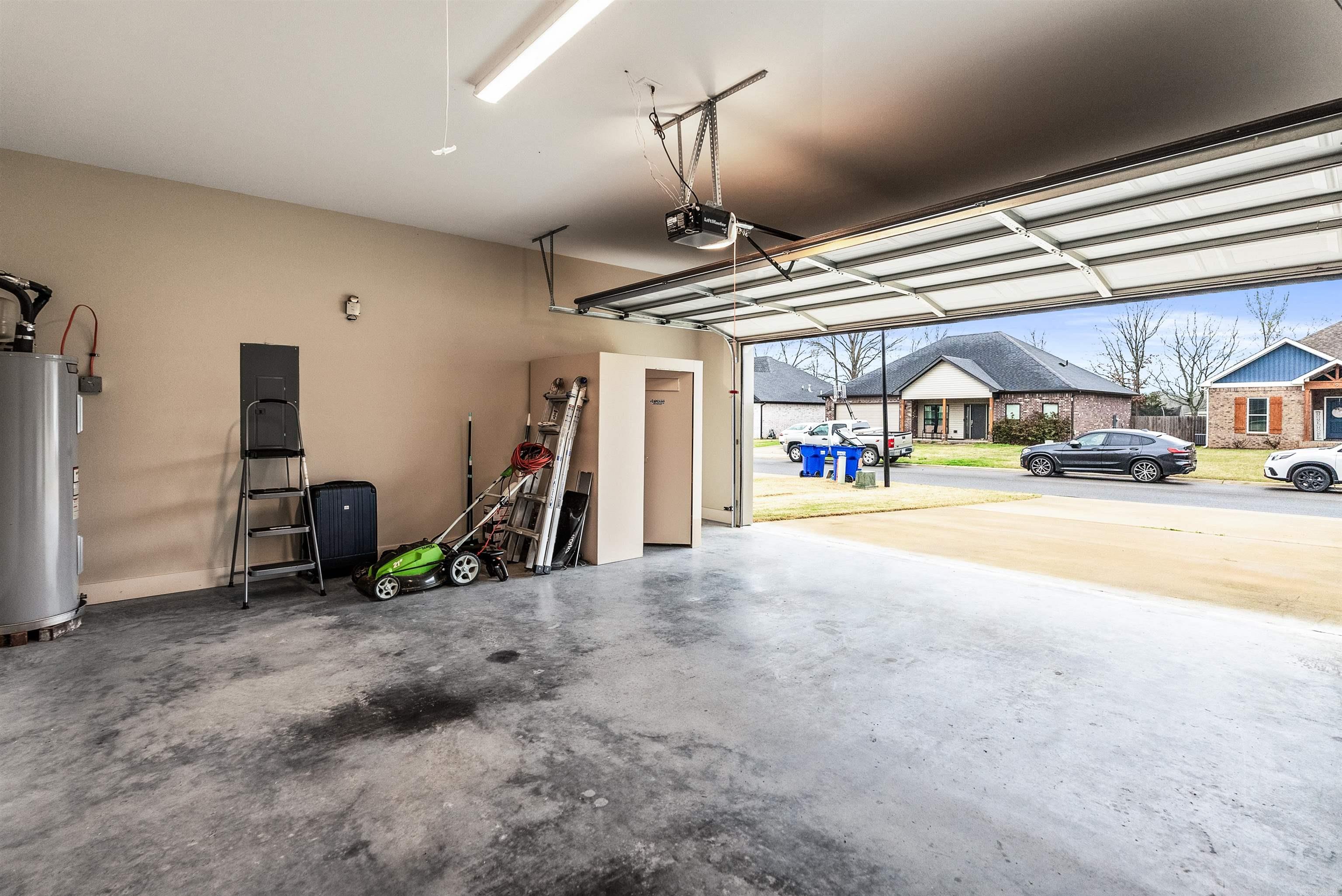 10 Clover Leaf  Greenbrier, AR