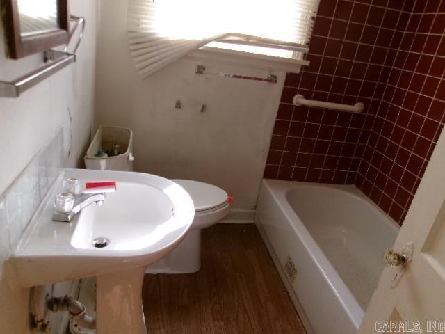 919 Lewis  Little Rock, AR