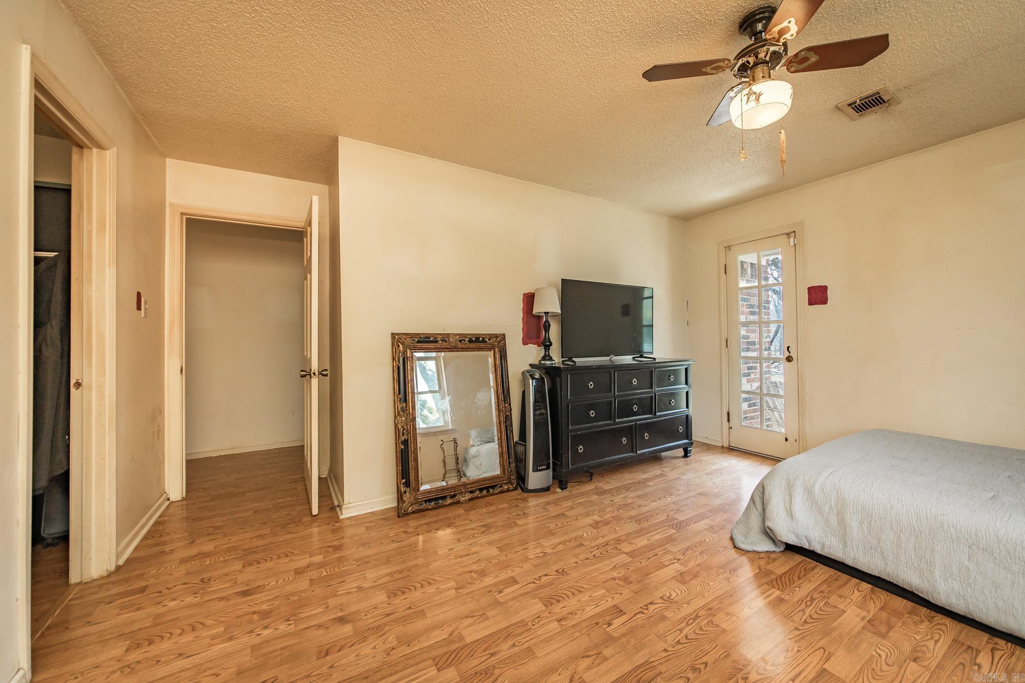 1129 W Main St  Austin, AR