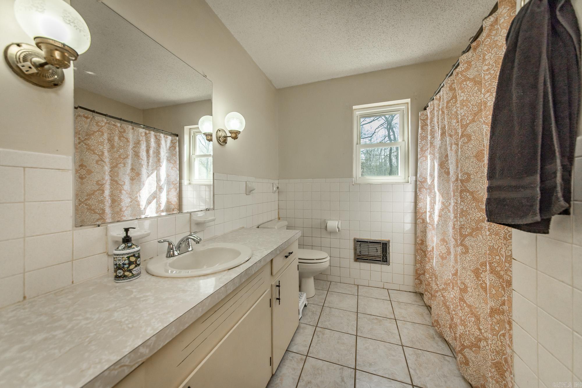 1129 W Main St  Austin, AR