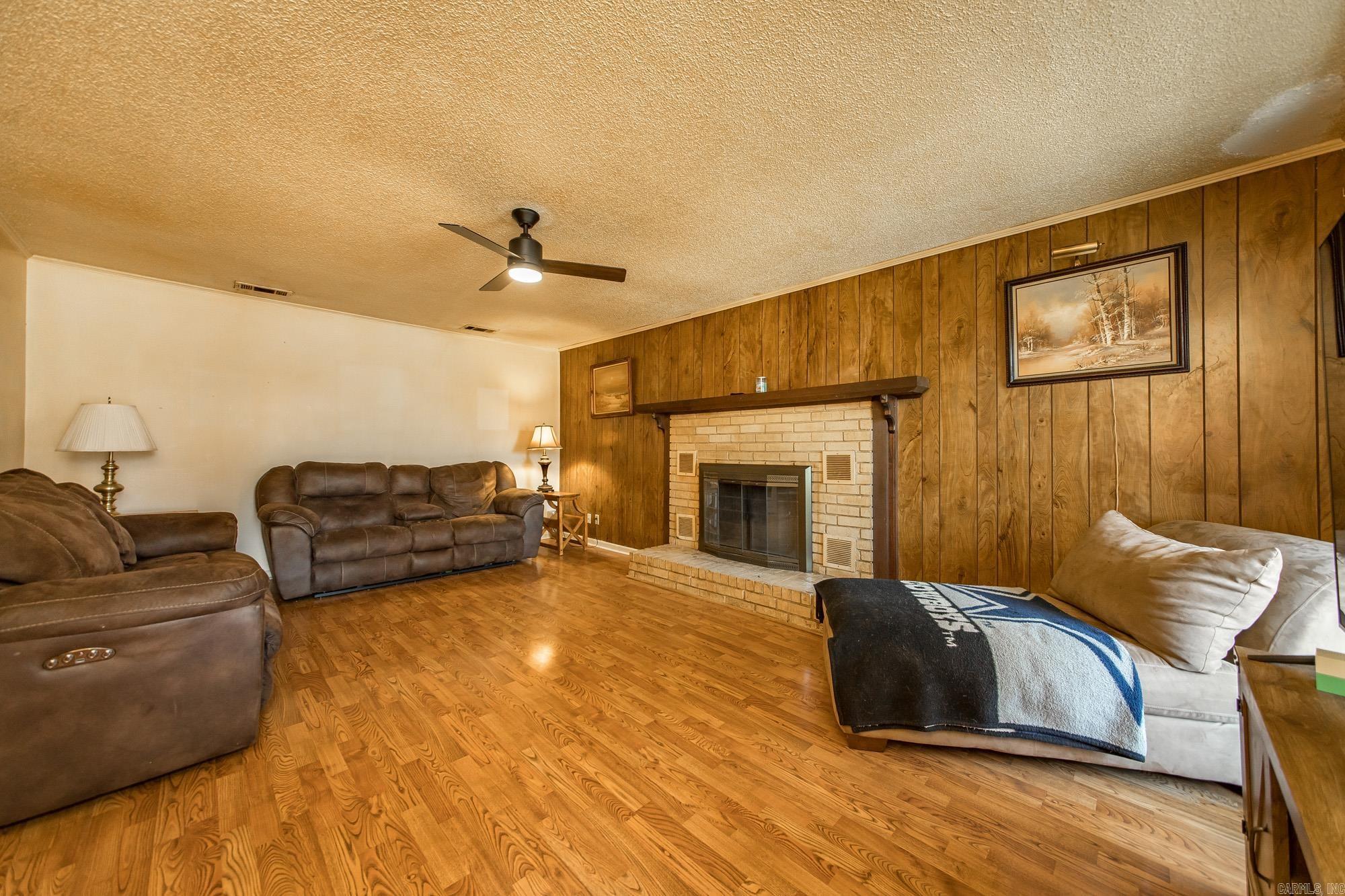 1129 W Main St  Austin, AR