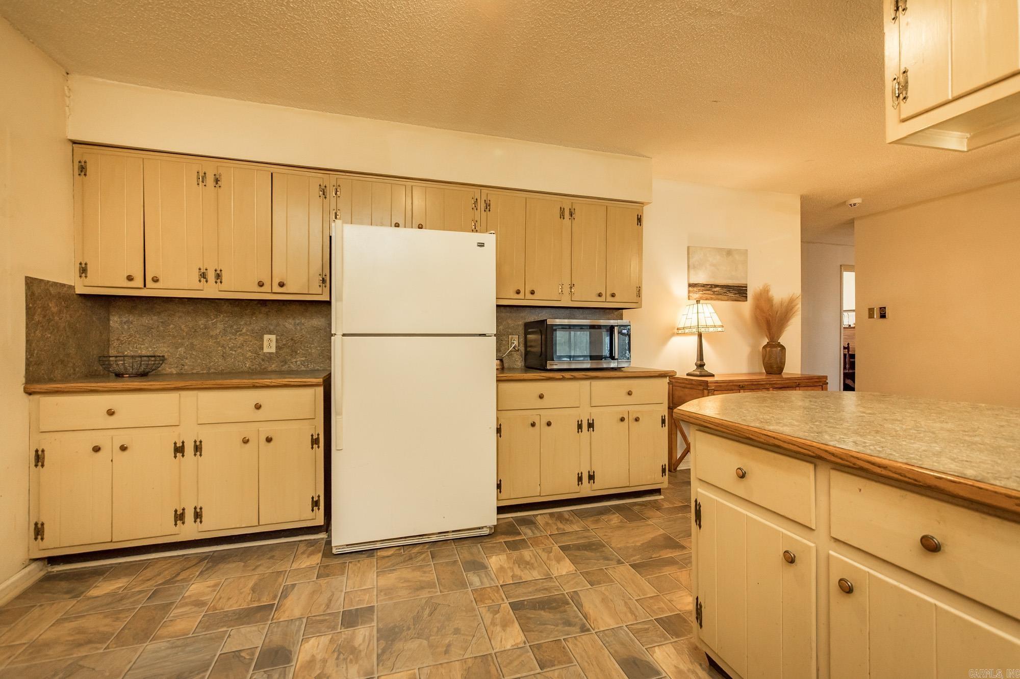 1129 W Main St  Austin, AR