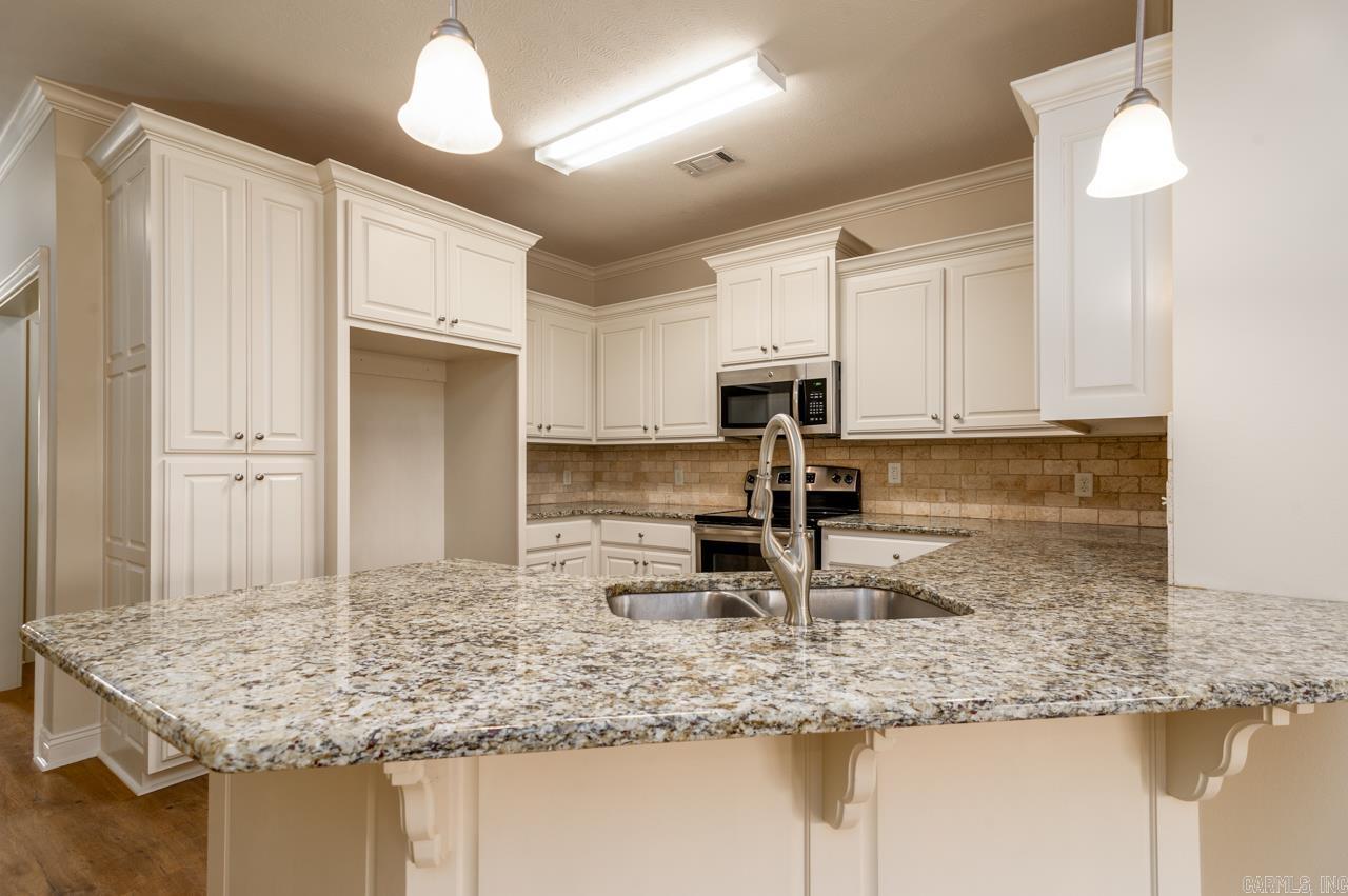 2515 EIGHTEEN  Conway, AR