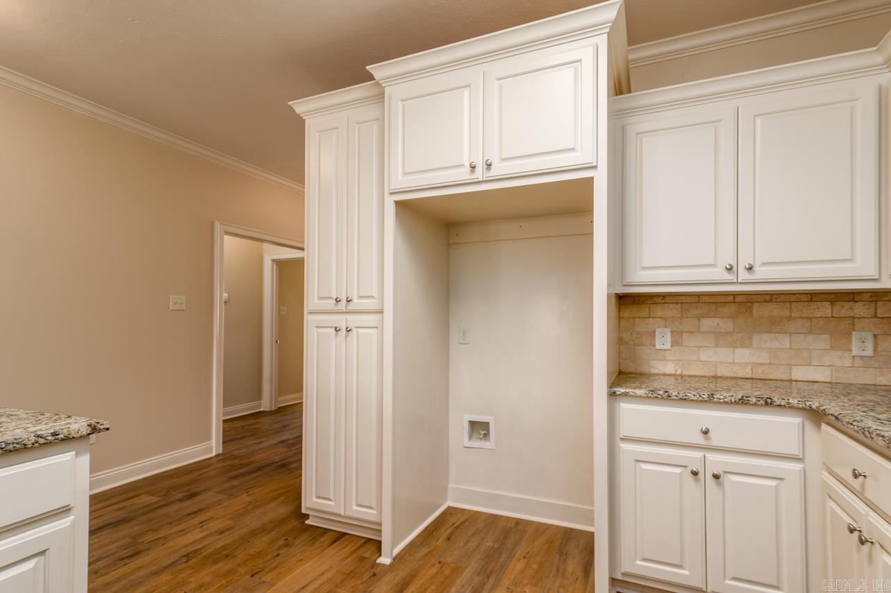 2515 EIGHTEEN  Conway, AR