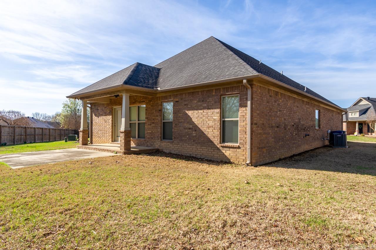 2515 EIGHTEEN  Conway, AR