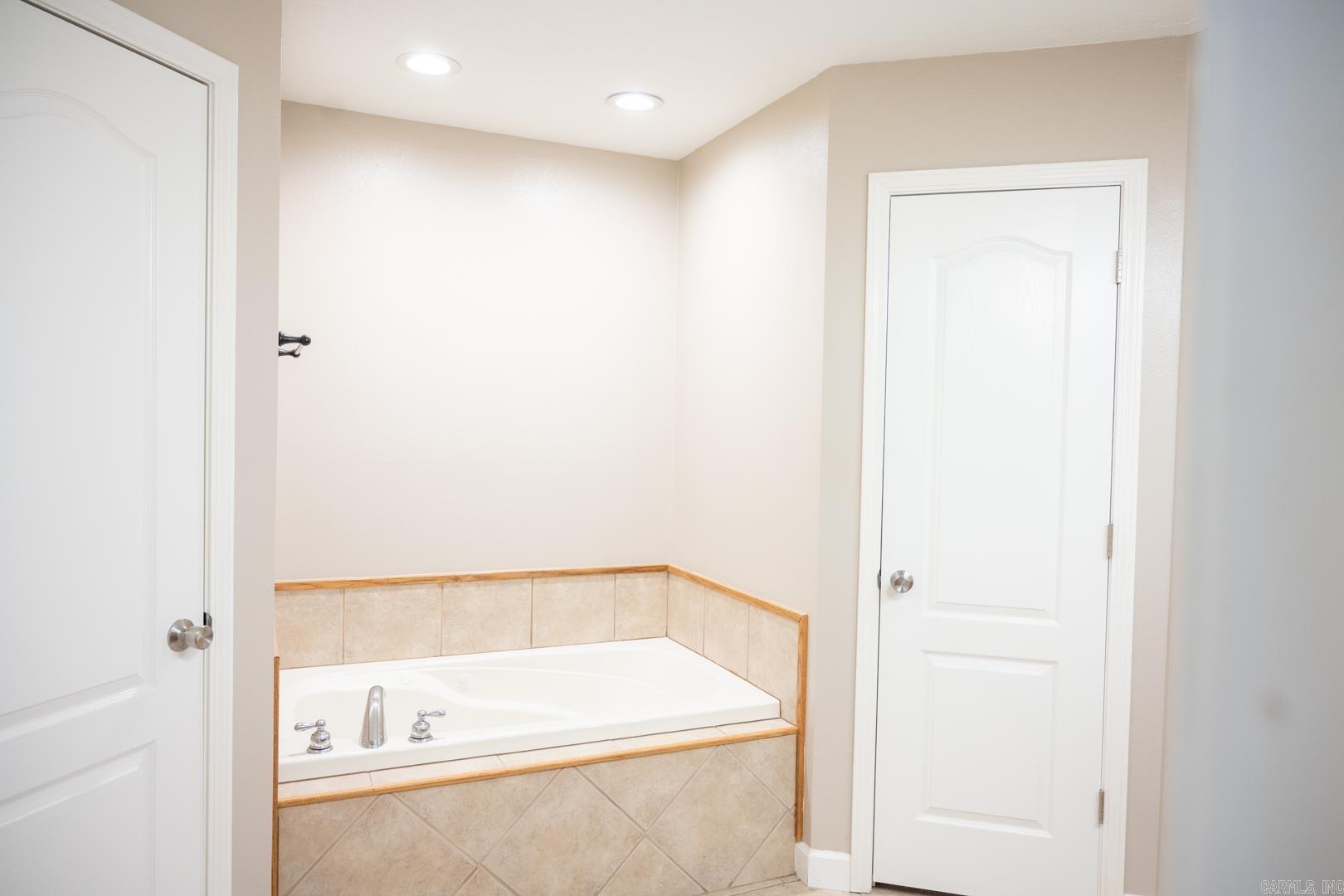 27 Hummingbird Drive  Vilonia, AR