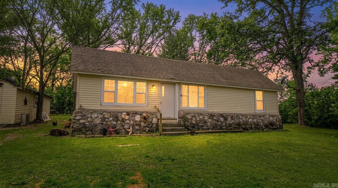 100 E Adams Street  Thayer, MO