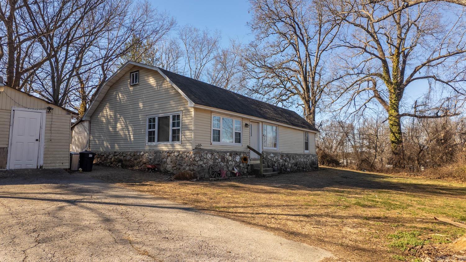 100 E Adams Street  Thayer, MO